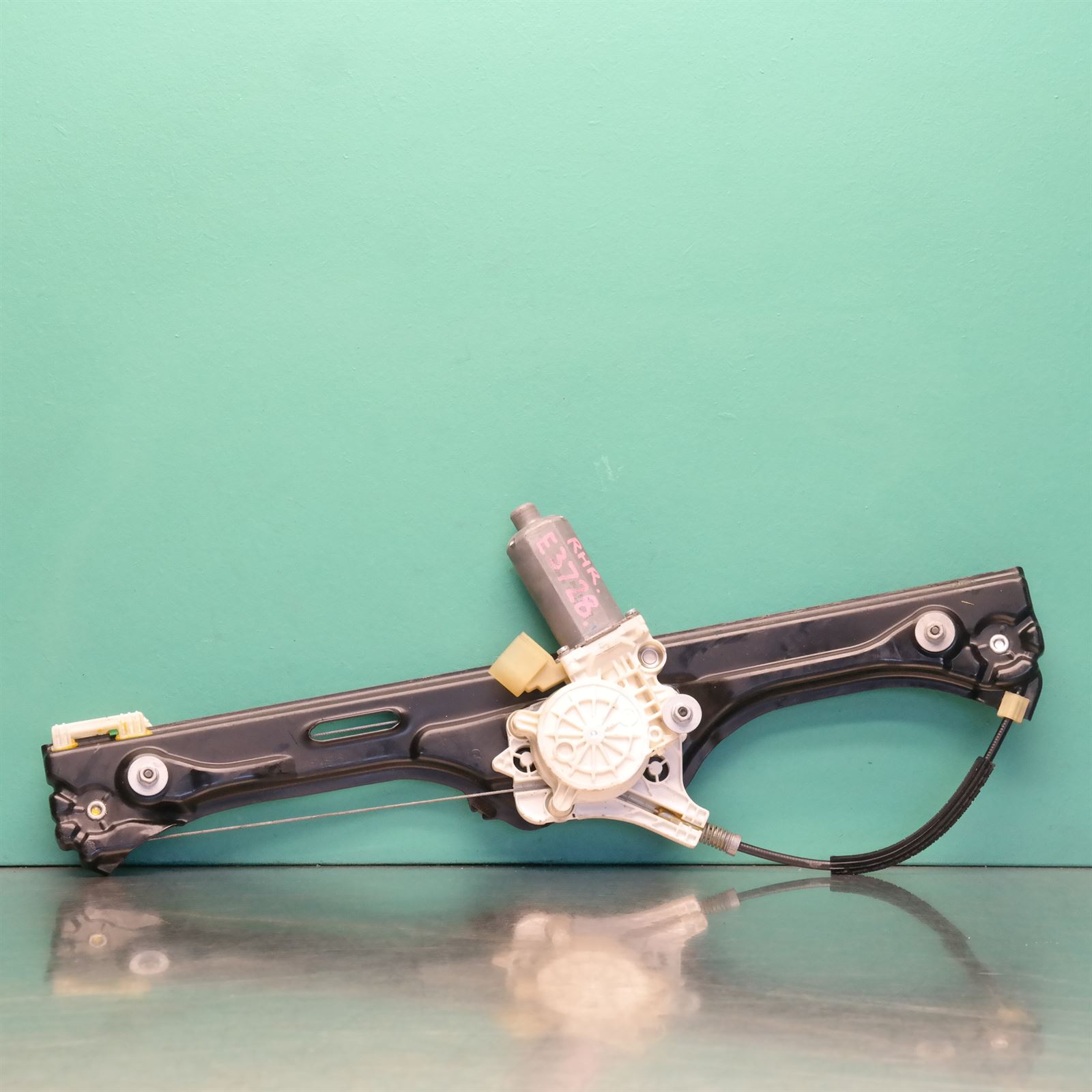 RIGHT REAR WND REG/MOTOR E70 (382) (692) *51-12* RIGHT REAR WND REG/MOTOR E70 (382) (692) *51-12*