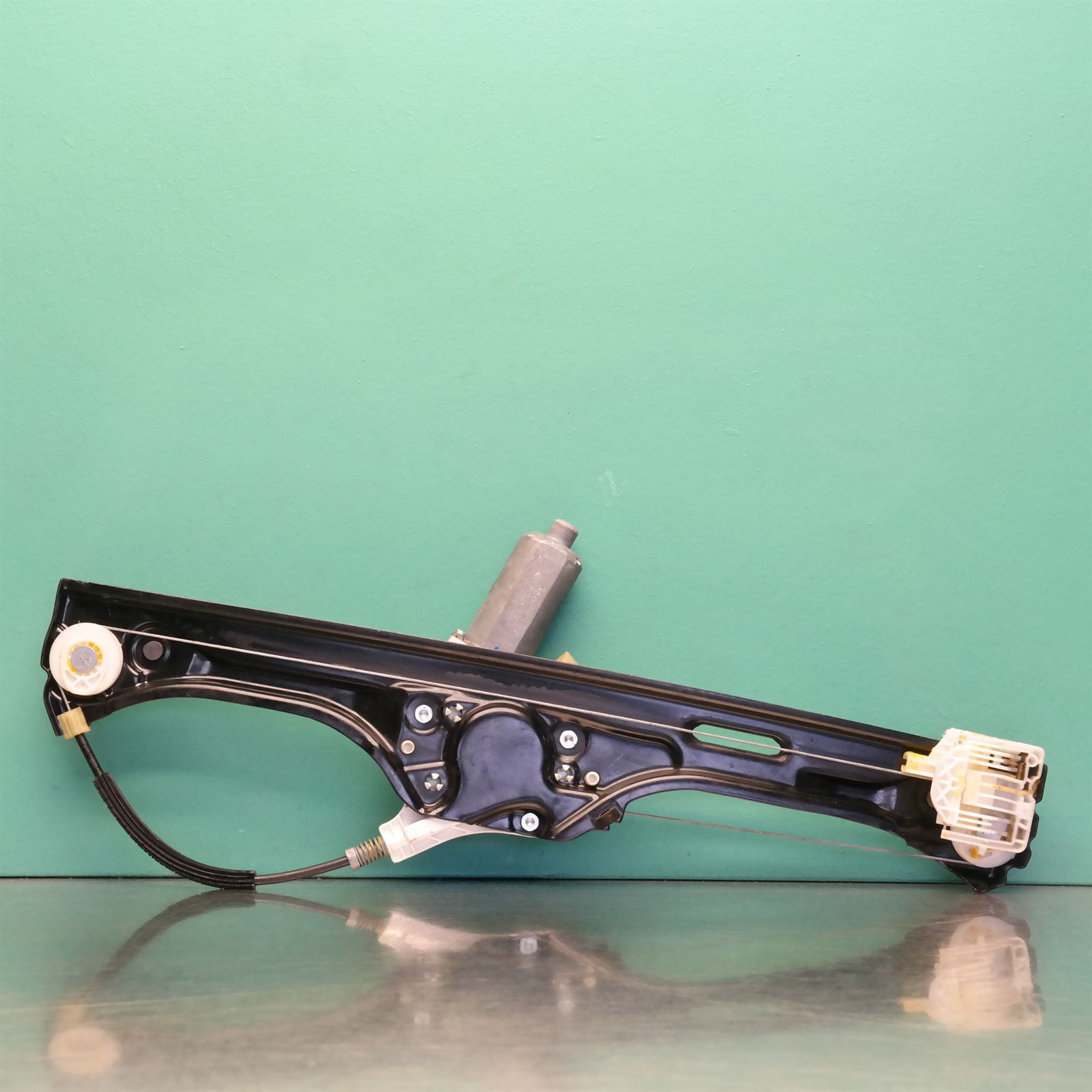 RIGHT REAR WND REG/MOTOR E70 (382) (692) *51-12* 2 RIGHT REAR WND REG/MOTOR E70 (382) (692) *51-12* - Image 2