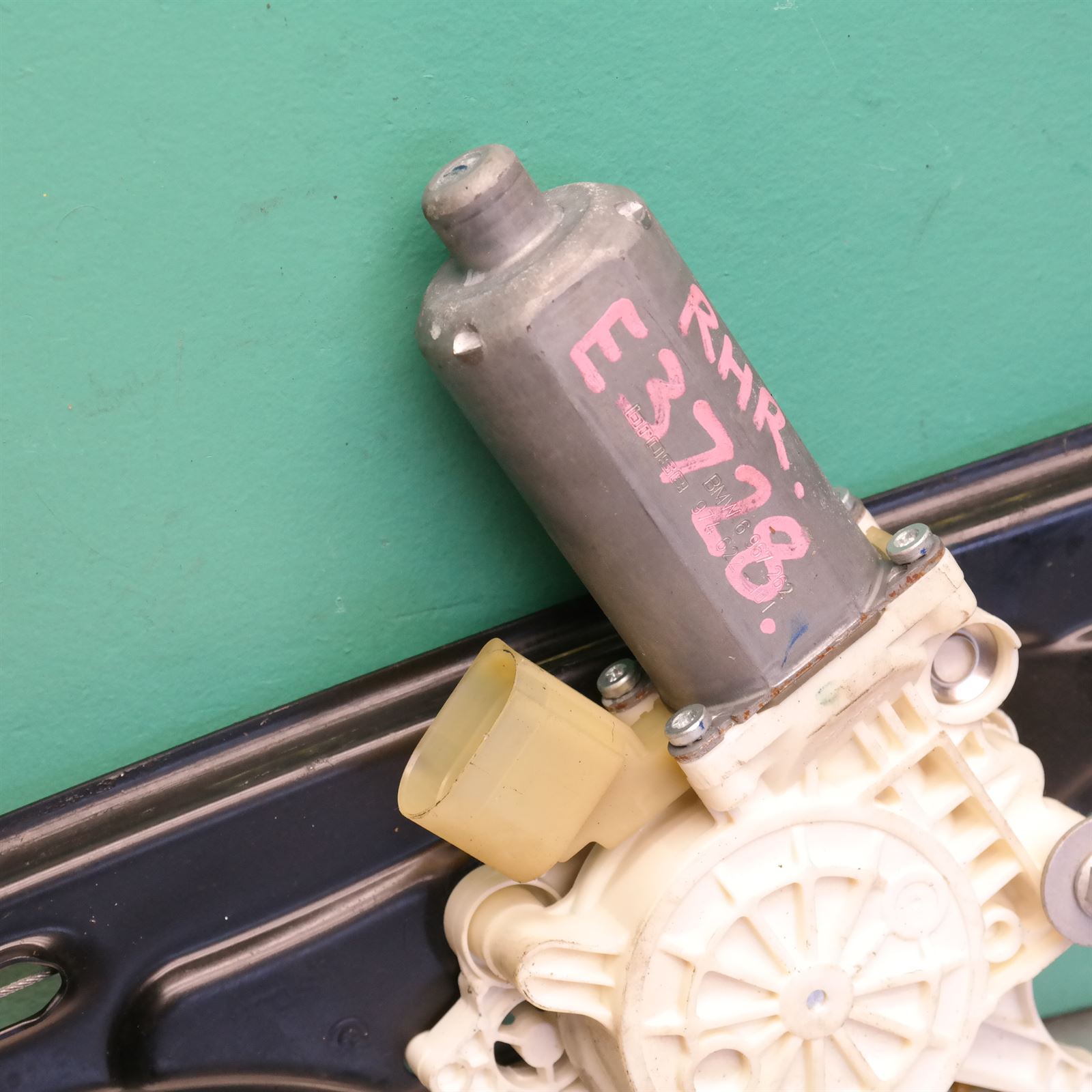 RIGHT REAR WND REG/MOTOR E70 (382) (692) *51-12* 6 RIGHT REAR WND REG/MOTOR E70 (382) (692) *51-12* - Image 6