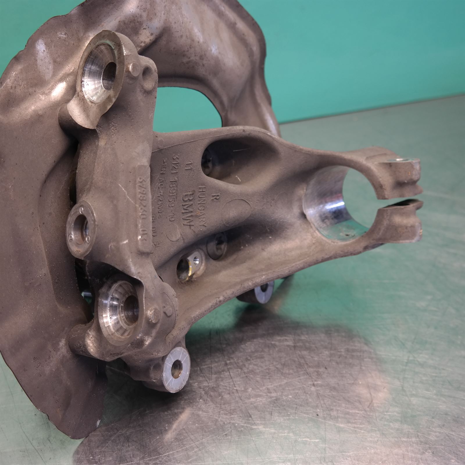 2013 BMW 3 SERIES Hub/knuckle 31216798260