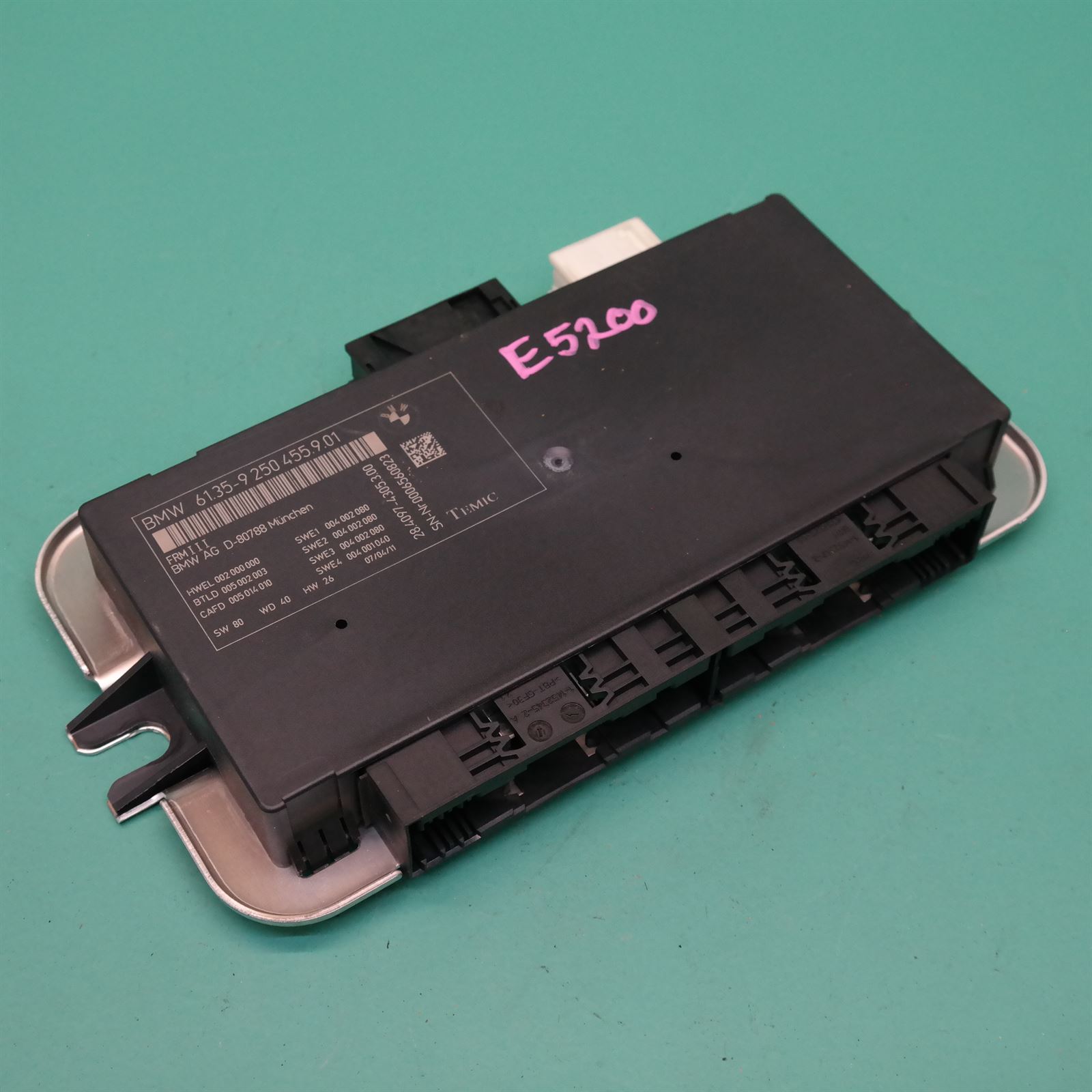 ECU F10 # Footwell Module # (947) *61-25* FRM III ECU F10 # Footwell Module # (947) *61-25* FRM III
