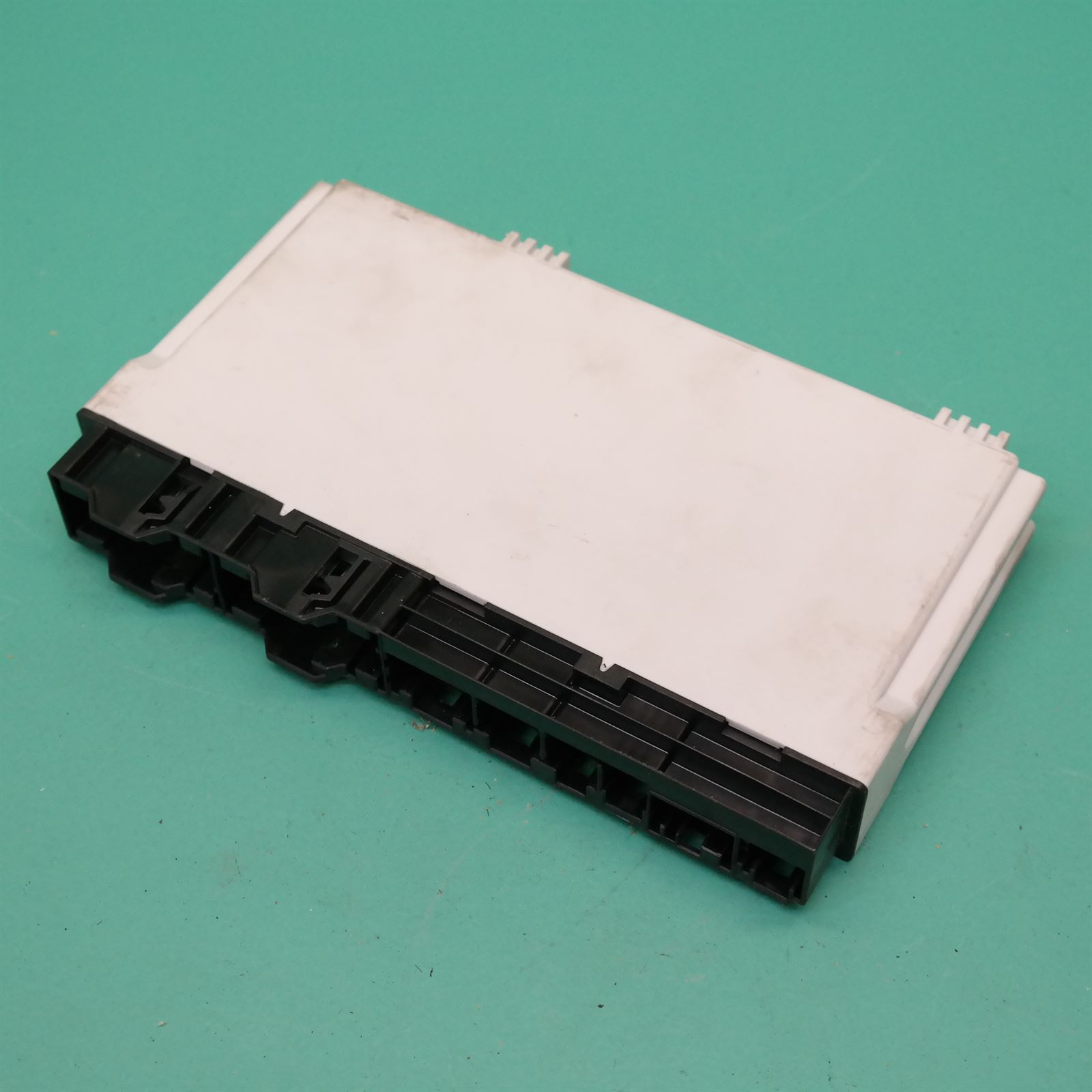 ECU F10 # Seat Module # P/N 9.225.621 3 ECU F10 # Seat Module # P/N 9.225.621 - Image 3