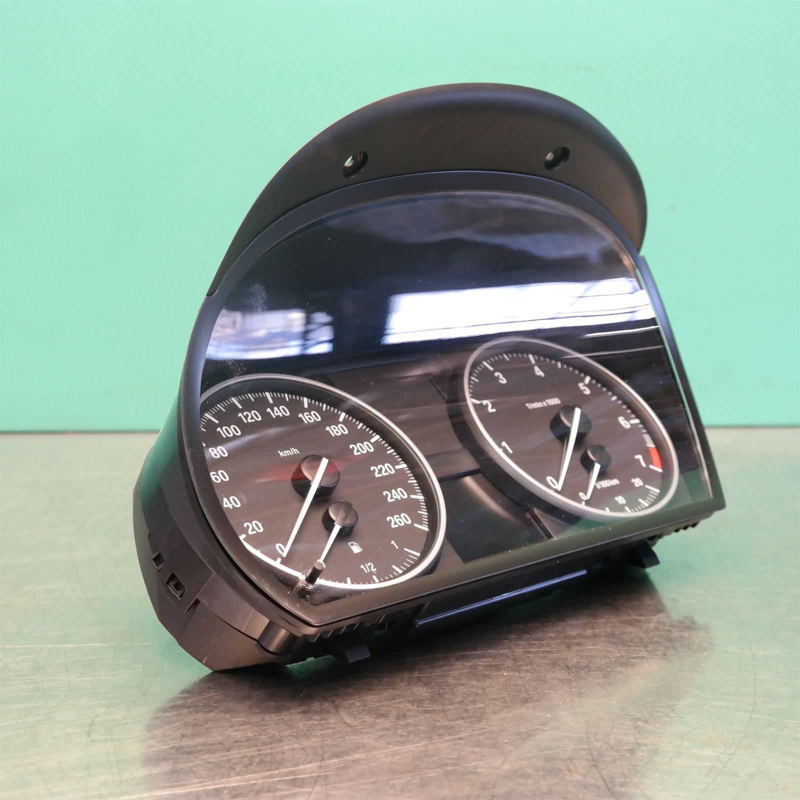 INSTRUMENT CLUSTER INSTRUMENT CLUSTER, E90/E91/E92/E93, PETROL, 2.0, 03/05-09/13 INSTRUMENT CLUSTER INSTRUMENT CLUSTER, E90/E91/E92/E93, PETROL, 2.0, 03/05-09/13