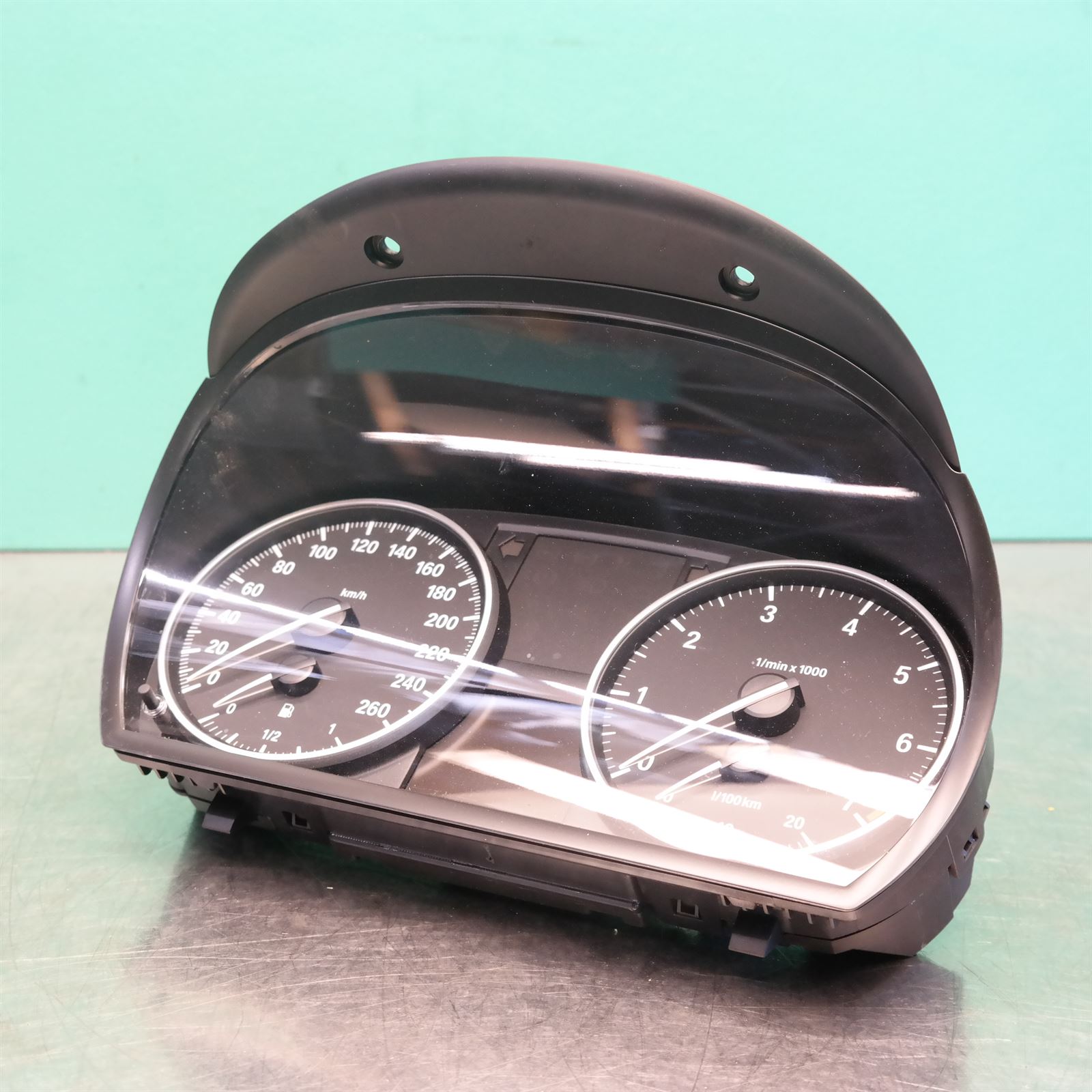 INSTRUMENT CLUSTER INSTRUMENT CLUSTER, E90/E91/E92/E93, PETROL, 2.0, 03/05-09/13 2 INSTRUMENT CLUSTER INSTRUMENT CLUSTER, E90/E91/E92/E93, PETROL, 2.0, 03/05-09/13 - Image 2