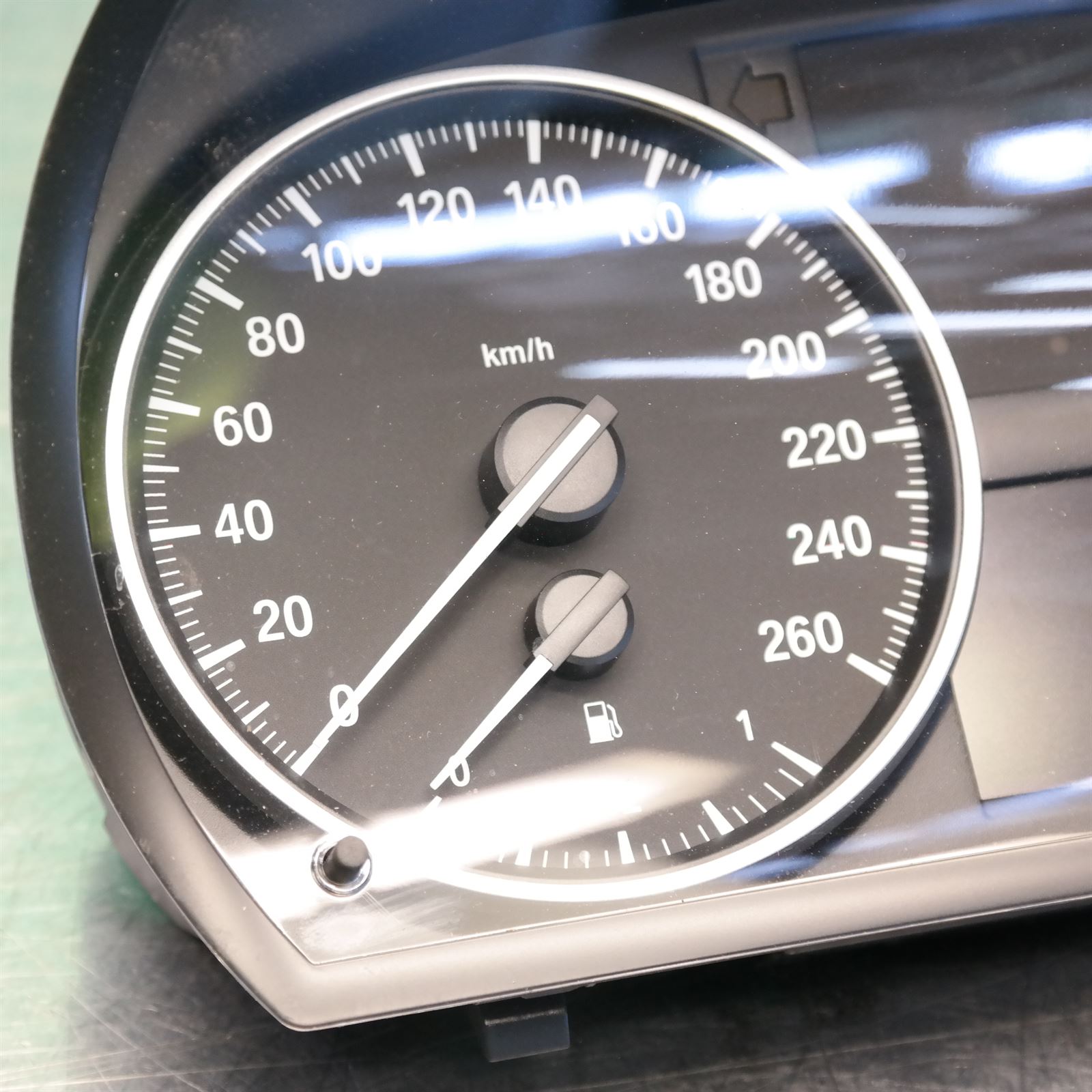 INSTRUMENT CLUSTER INSTRUMENT CLUSTER, E90/E91/E92/E93, PETROL, 2.0, 03/05-09/13 6 INSTRUMENT CLUSTER INSTRUMENT CLUSTER, E90/E91/E92/E93, PETROL, 2.0, 03/05-09/13 - Image 6
