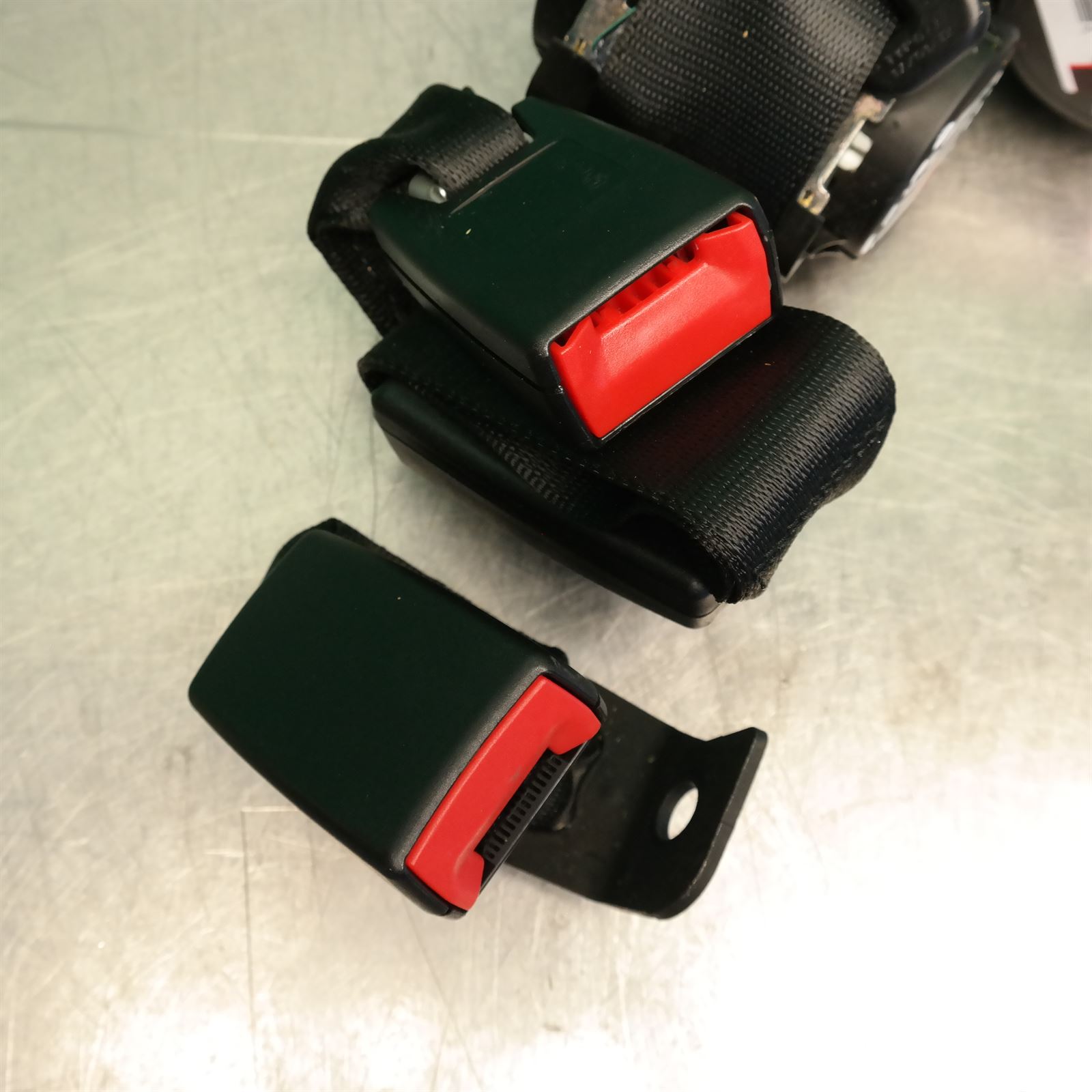 SEAT BELT E90 Belts rear Wag BLACK BM Spares Online