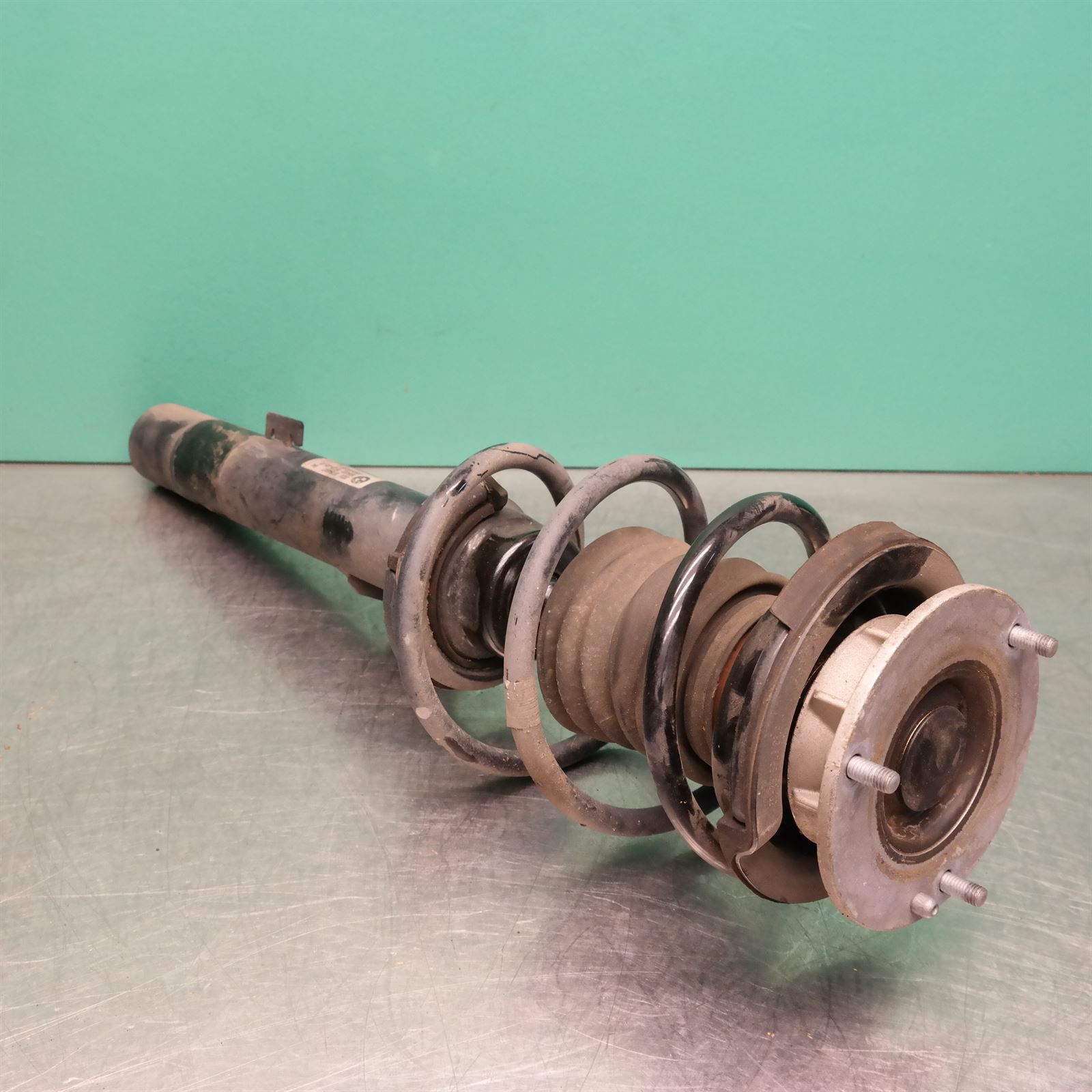 LEFT FRONT STRUT E89 FRONT STRUT ASSY ( WITH SPRING) u/r BM