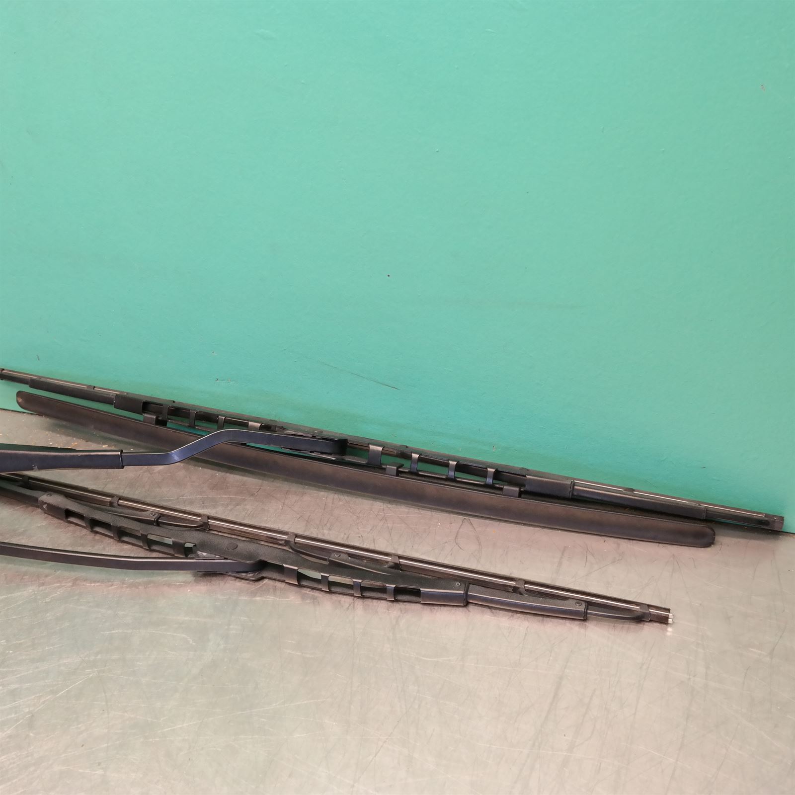 WIPER ARM E89 FRONT (PAIR) BM Spares Online