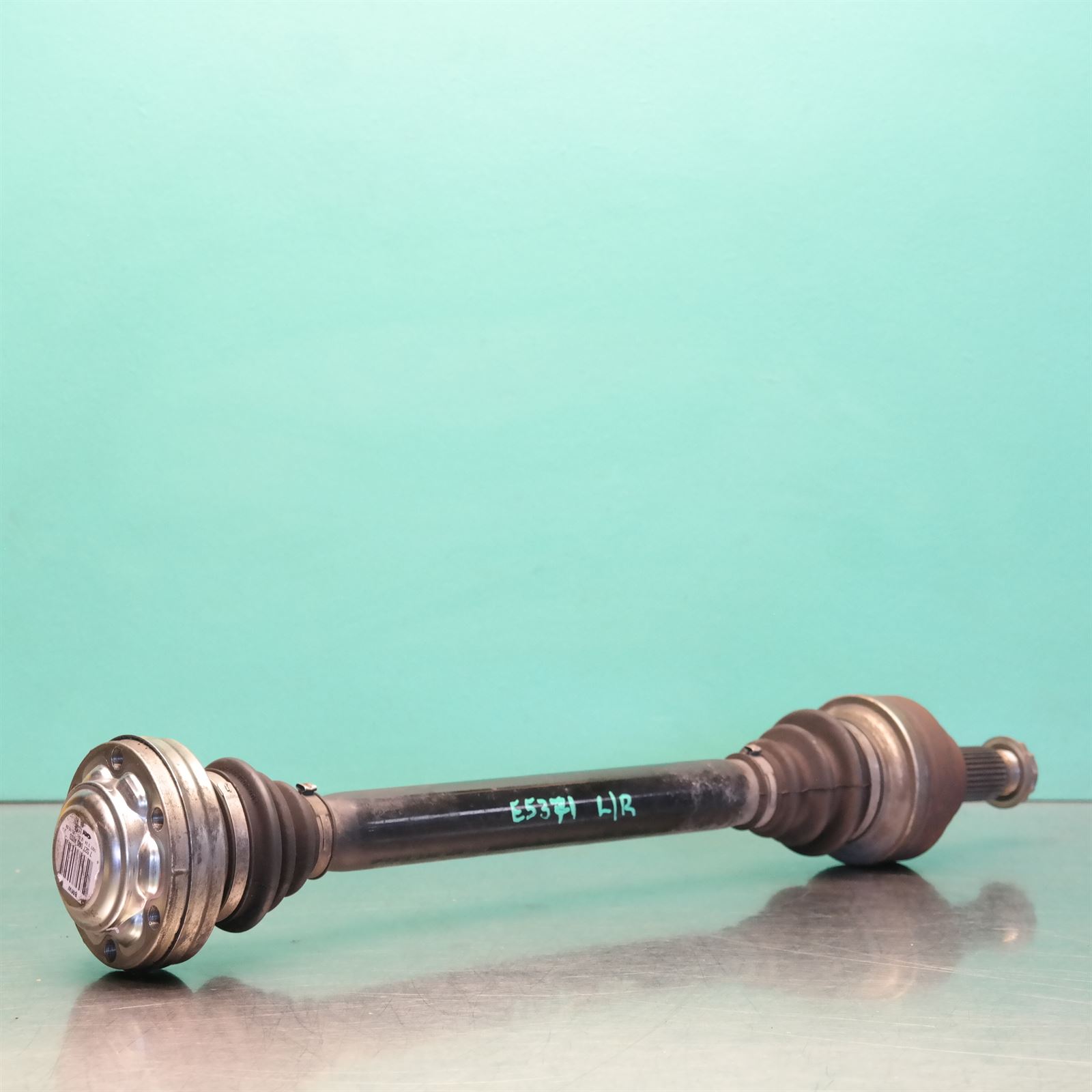 LEFT DRIVESHAFT E90 (731) *33-25* P6 LEFT DRIVESHAFT E90 (731) *33-25* P6