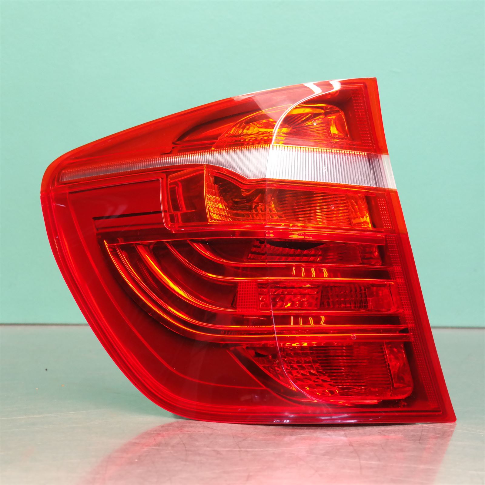 LEFT TAILLIGHT IN BODY, F25, NON LED TYPE, 12/10-07/17 LEFT TAILLIGHT IN BODY, F25, NON LED TYPE, 12/10-07/17