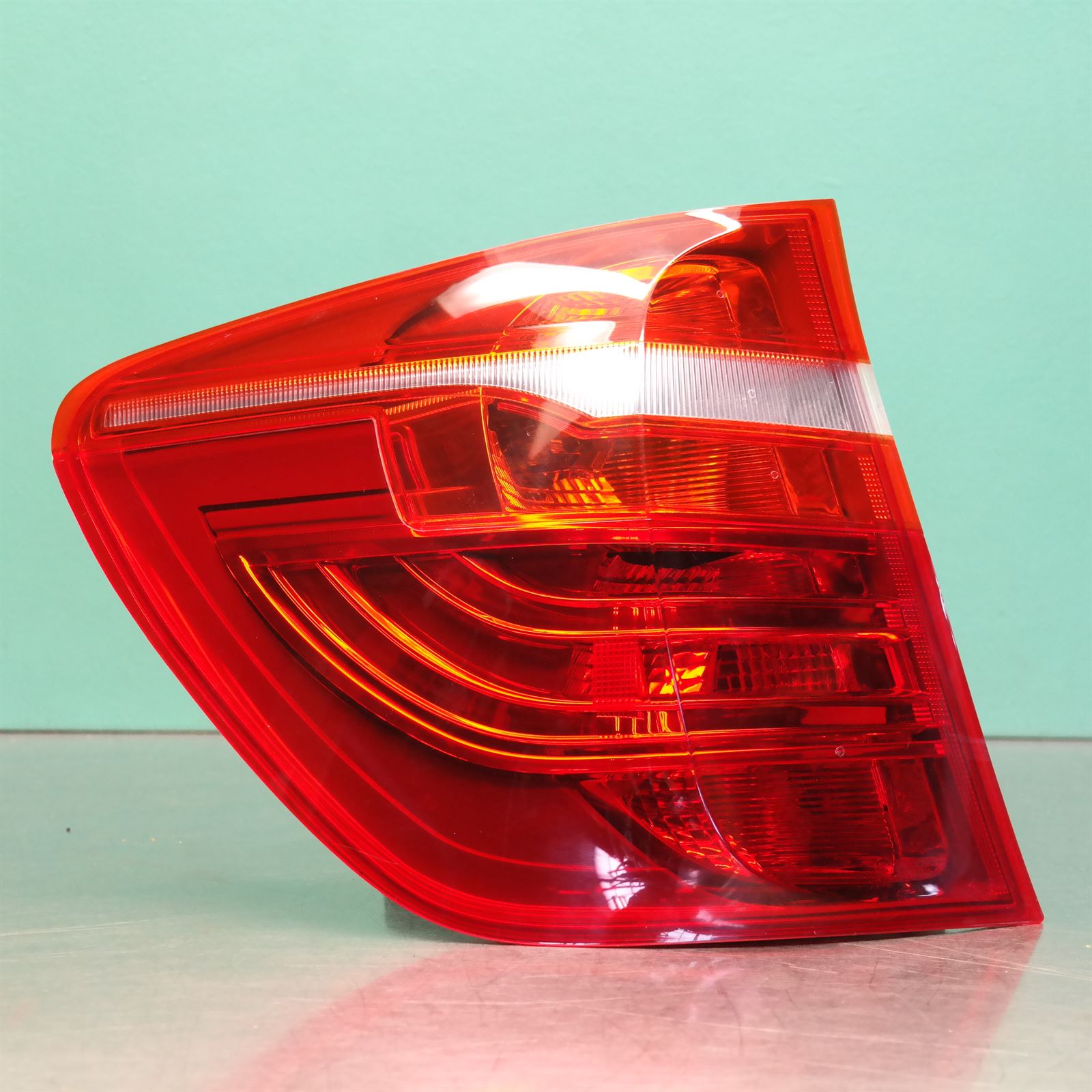 LEFT TAILLIGHT IN BODY, F25, NON LED TYPE, 12/10-07/17 2 LEFT TAILLIGHT IN BODY, F25, NON LED TYPE, 12/10-07/17 - Image 2