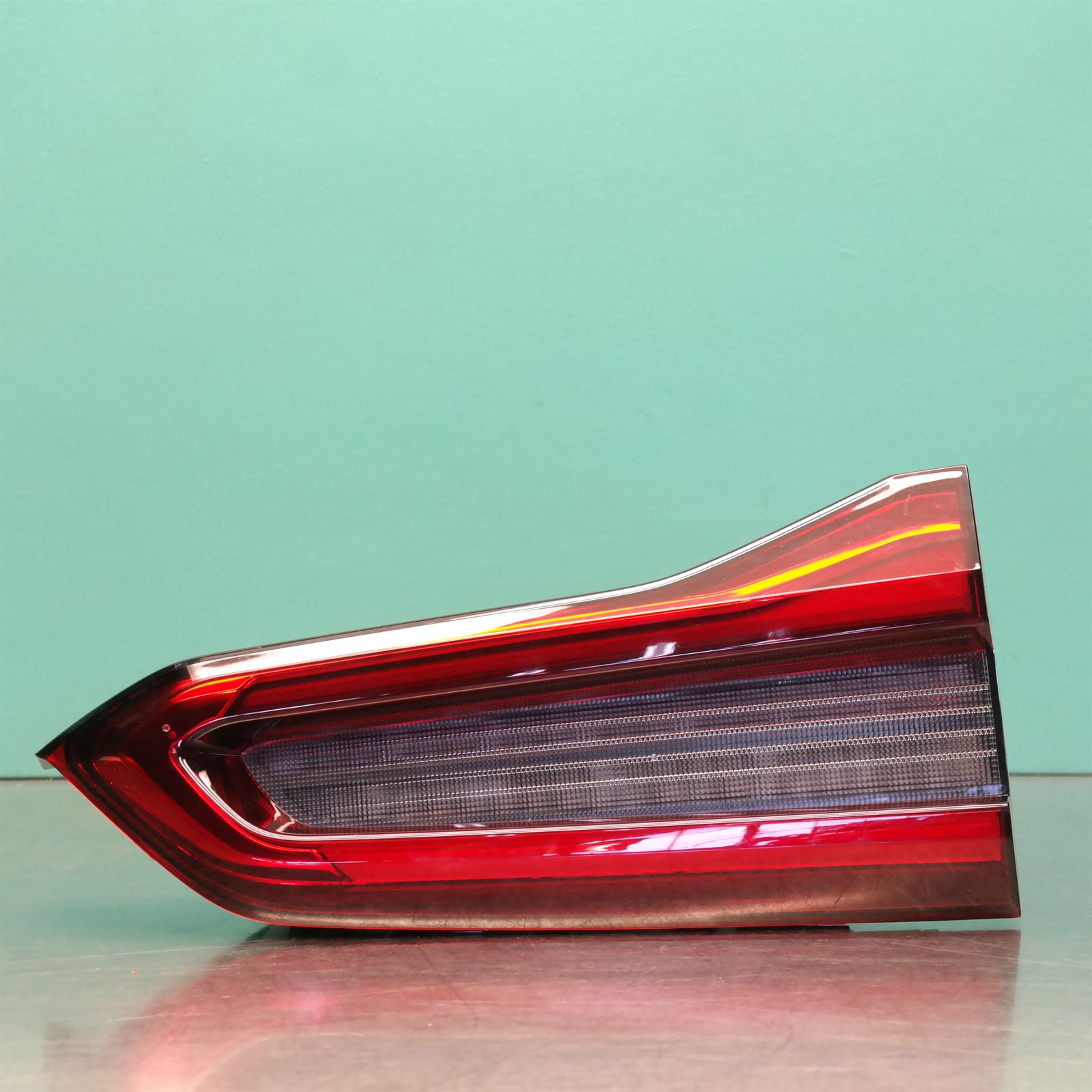 REAR GARNISH G05 (995) *63-20* L 2 REAR GARNISH G05 (995) *63-20* L - Image 2