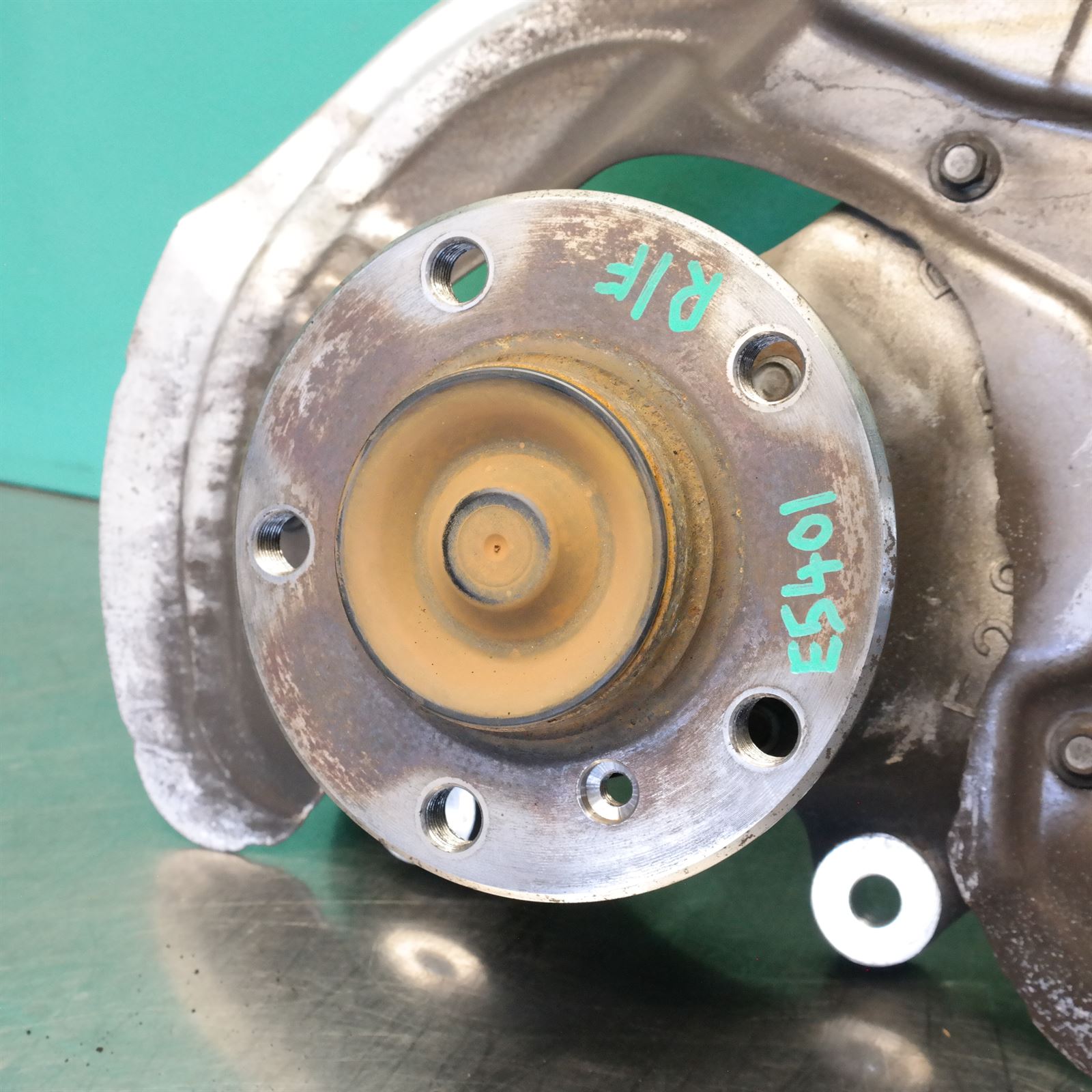 RIGHT FRONT HUB ASSEMBLY F (286) *31-10* F22 F23 6 RIGHT FRONT HUB ASSEMBLY F (286) *31-10* F22 F23 - Image 6