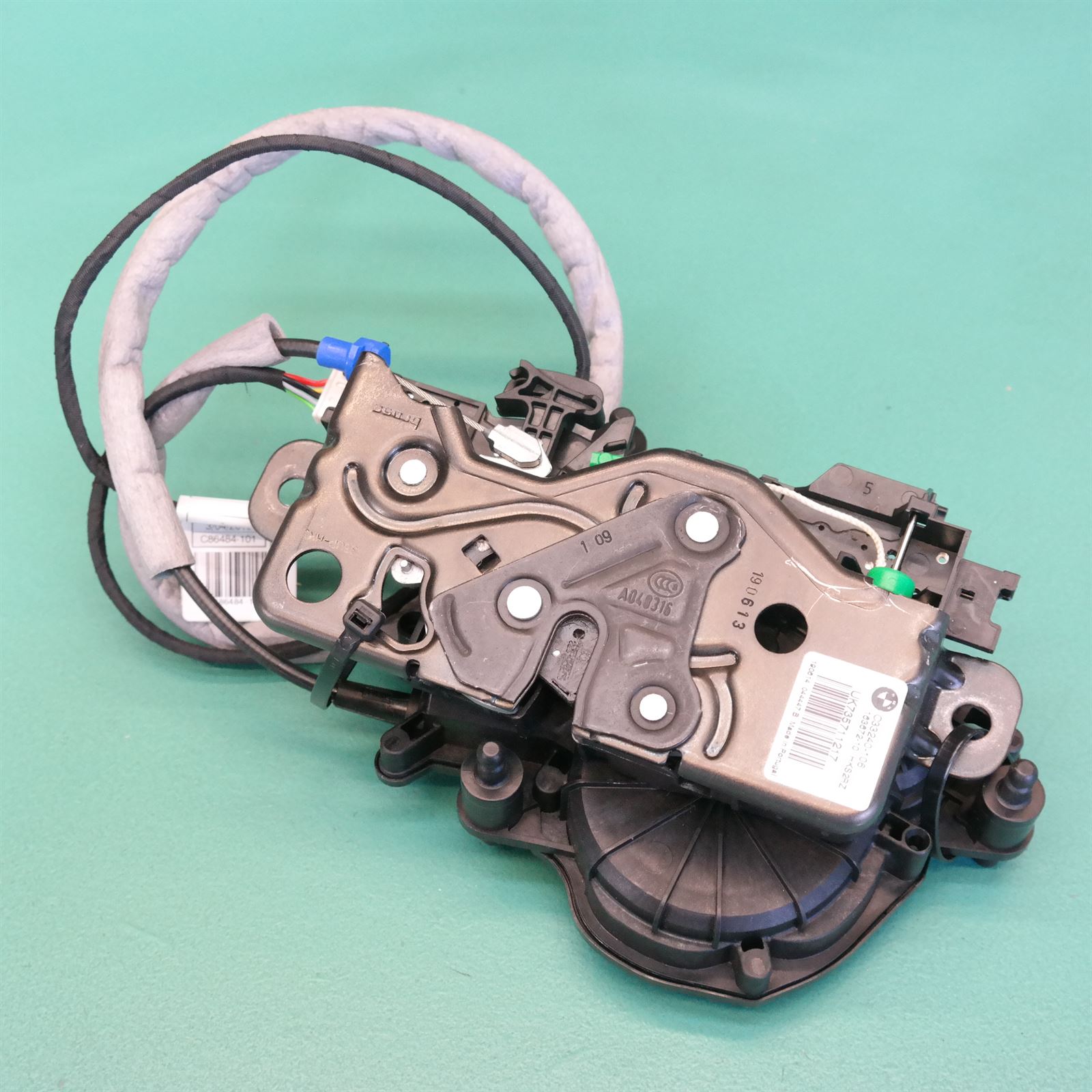 LOCK MECHANISM G02 # Tailgate lock # (076) (112) *41-60* LOCK MECHANISM G02 # Tailgate lock # (076) (112) *41-60*