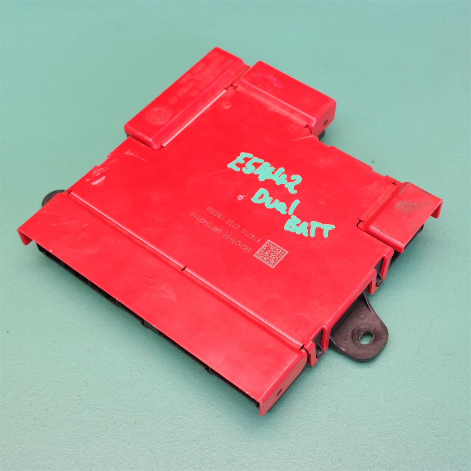 ECU F15 # B+ Distributor # REAR (201) *61-20* ECU F15 # B+ Distributor # REAR (201) *61-20*
