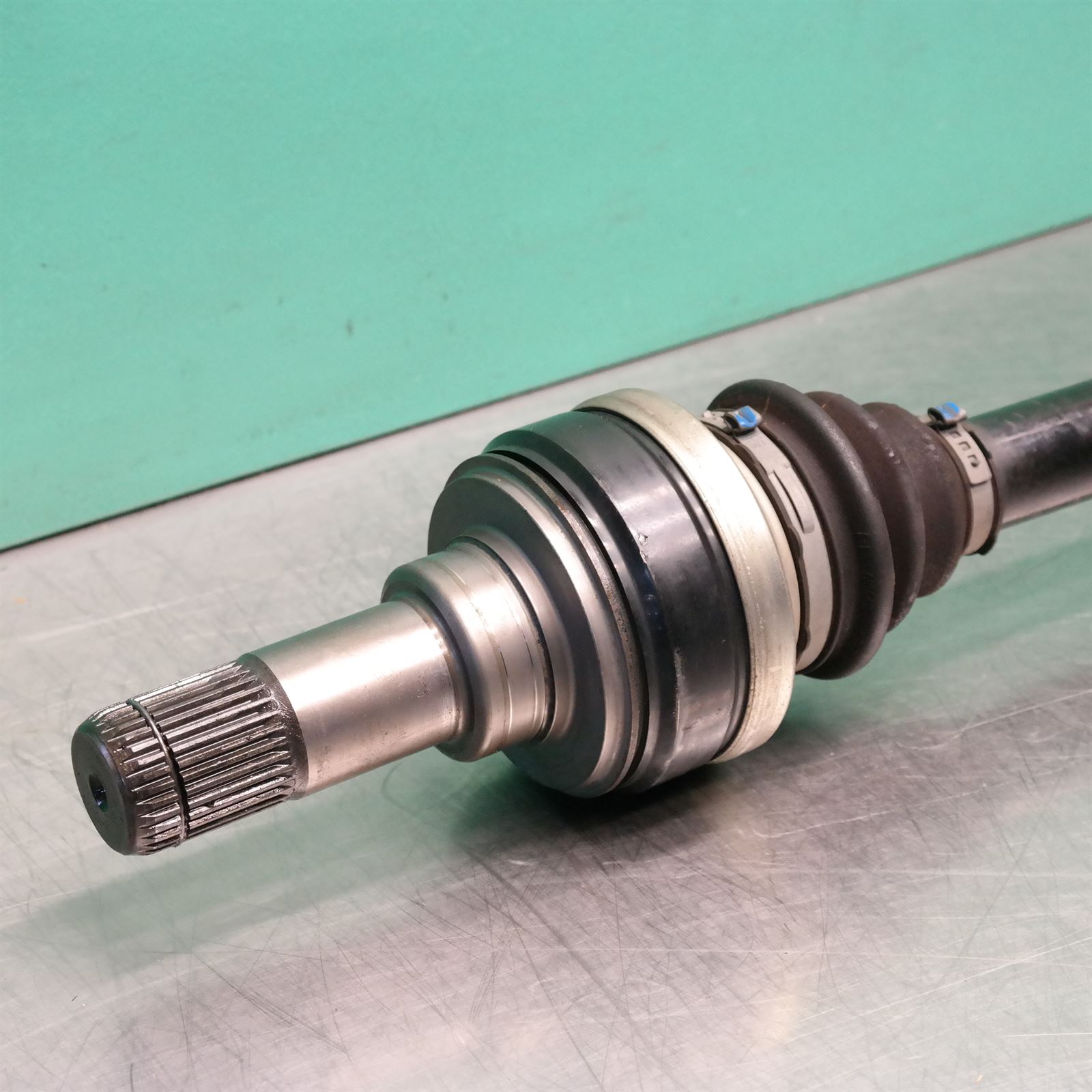 RIGHT DRIVESHAFT F10 (018) *33-25* 6 RIGHT DRIVESHAFT F10 (018) *33-25* - Image 6