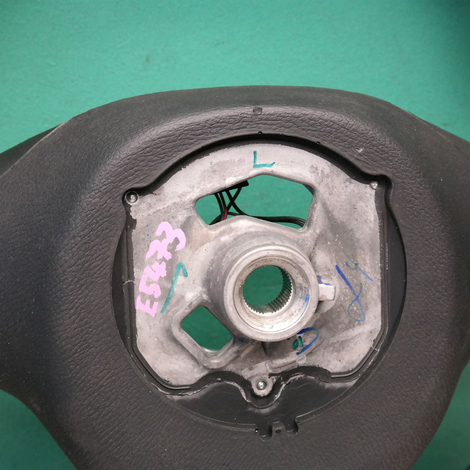 STEERING WHEEL F25 (805) *32-35* M-Sport Paddles 3 STEERING WHEEL F25 (805) *32-35* M-Sport Paddles - Image 3