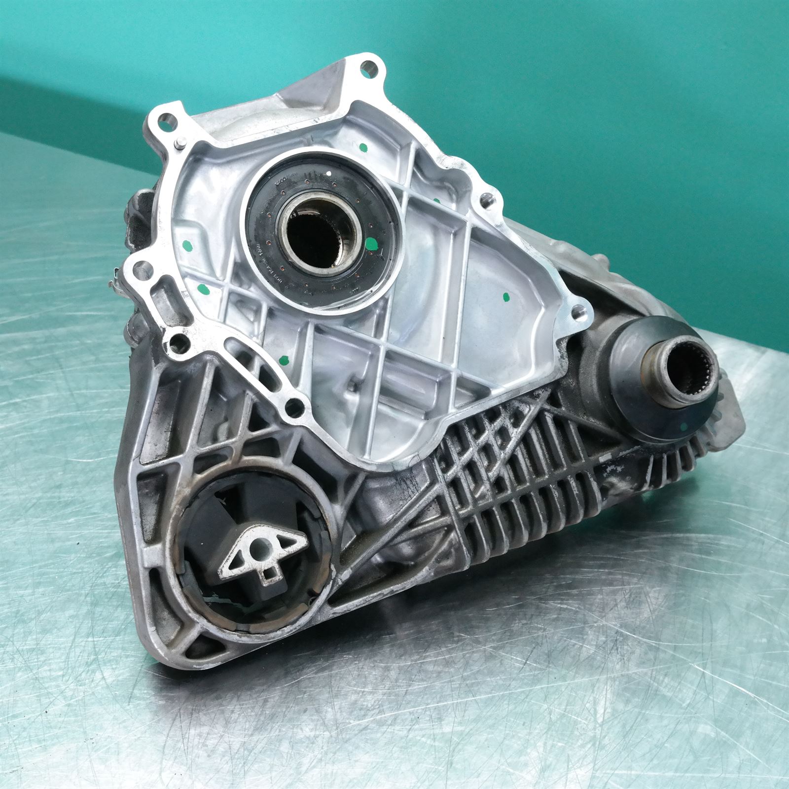 Genuine 2015 BMW X5 Transfer case F15 27108643151 27108697255