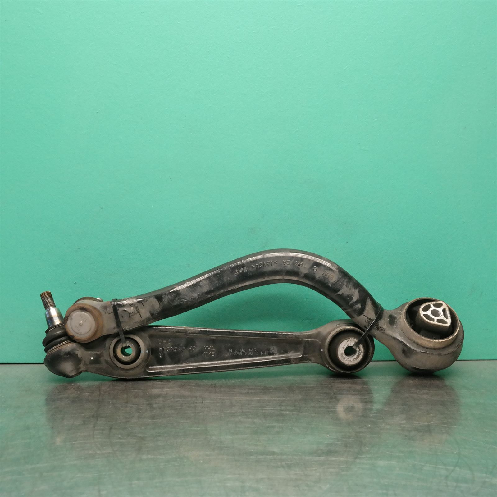 RIGHT FRONT LOWER CONTROL ARM F15 (692) (822) *31-05* 2 RIGHT FRONT LOWER CONTROL ARM F15 (692) (822) *31-05* - Image 2