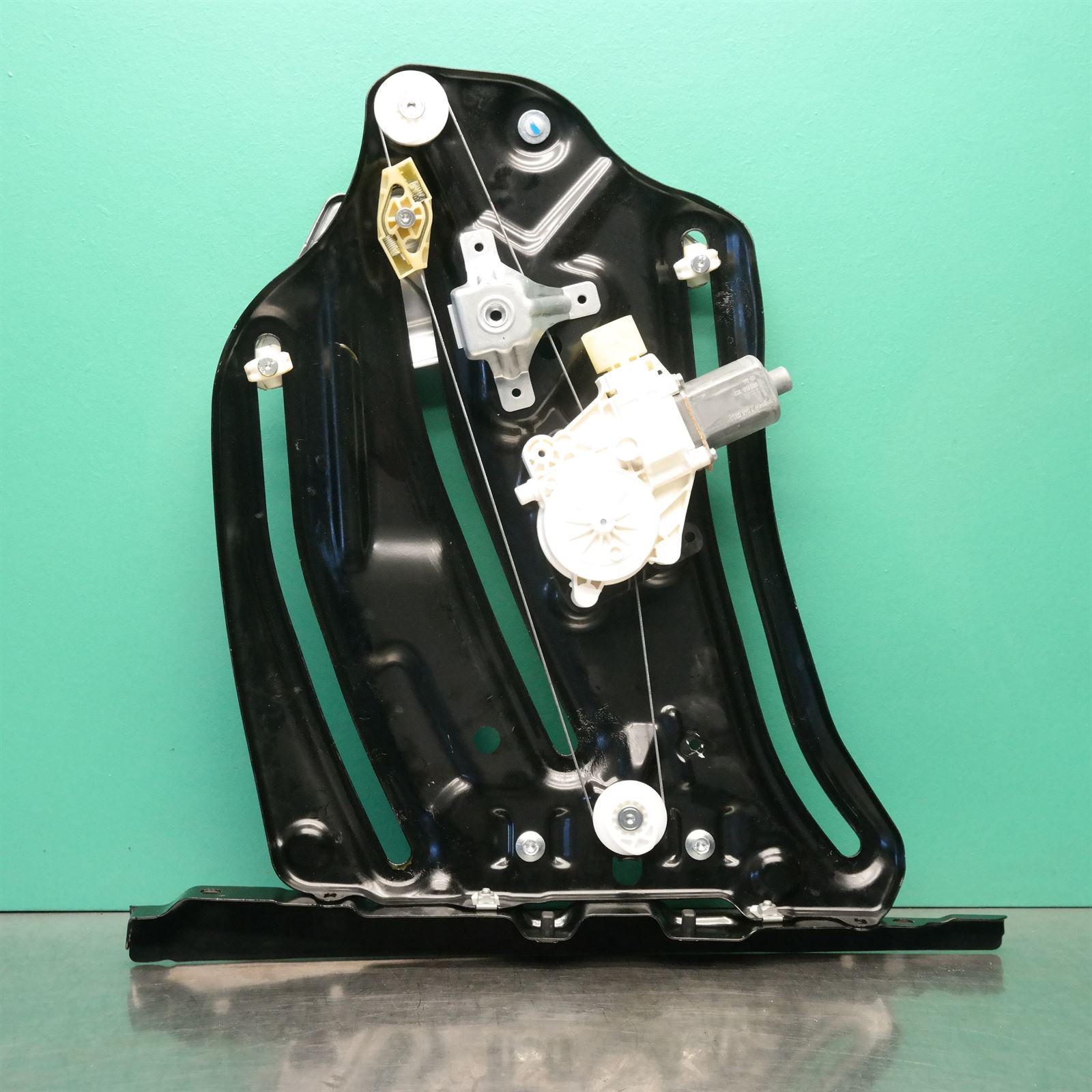 RIGHT REAR WND REG/MOTOR F 2dr (031) (758) *51-12* F23 2 RIGHT REAR WND REG/MOTOR F 2dr (031) (758) *51-12* F23 - Image 2