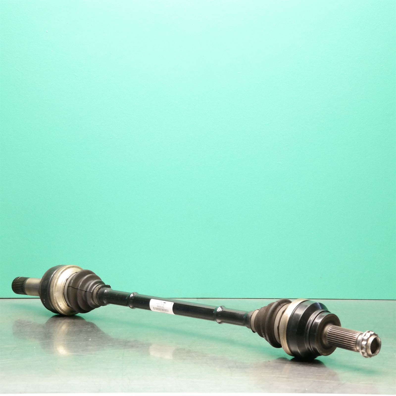 LEFT DRIVESHAFT F15 # Rear # (841) *33-25* D4 (rhr lhr same) LEFT DRIVESHAFT F15 # Rear # (841) *33-25* D4 (rhr lhr same)