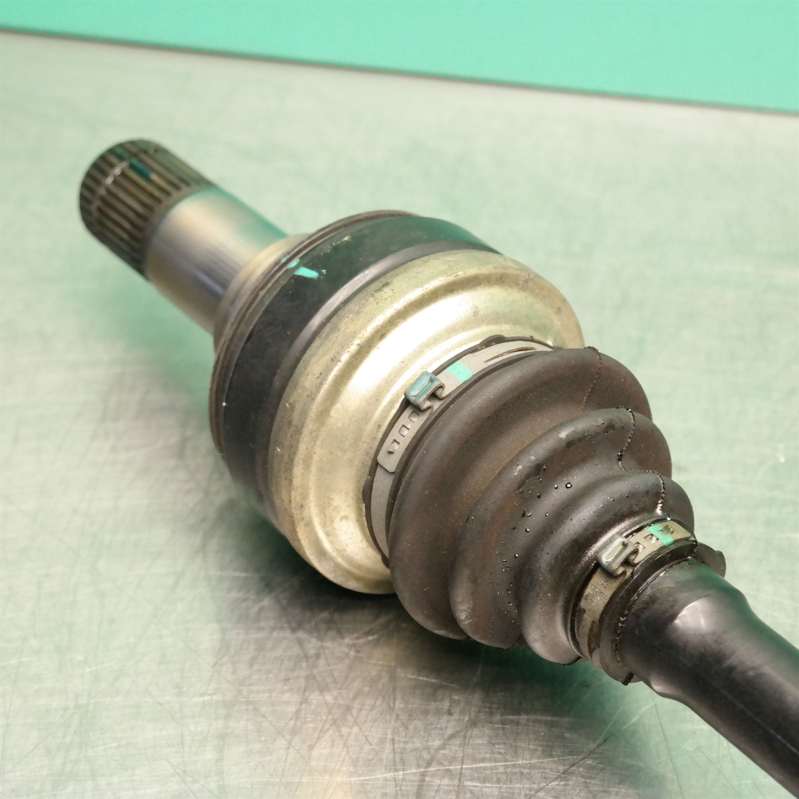 LEFT DRIVESHAFT F15 # Rear # (841) *33-25* D4 (rhr lhr same) 4 LEFT DRIVESHAFT F15 # Rear # (841) *33-25* D4 (rhr lhr same) - Image 4