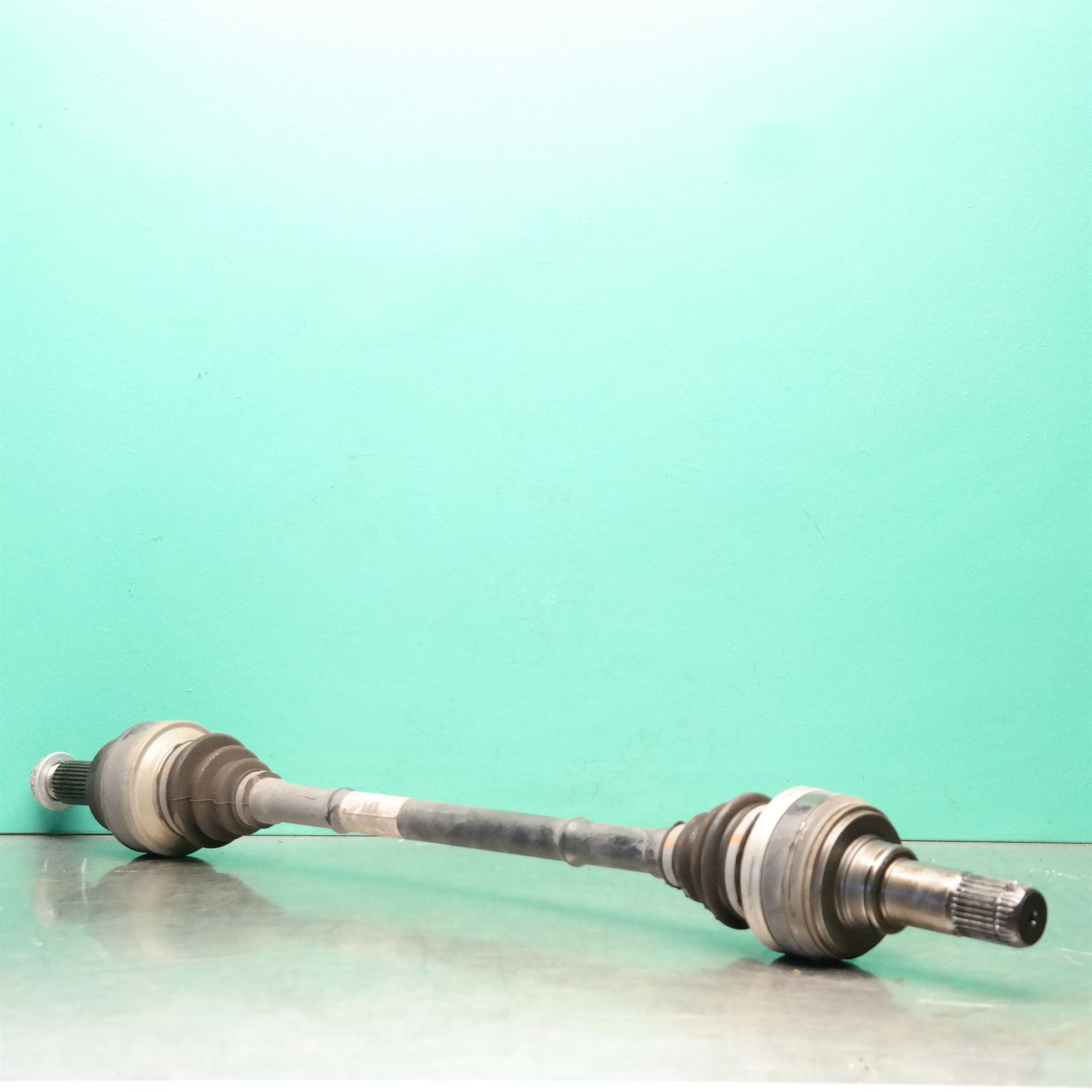 LEFT DRIVESHAFT F15 # Rear # (841) *33-25* D4 (rhr lhr same) 2 LEFT DRIVESHAFT F15 # Rear # (841) *33-25* D4 (rhr lhr same) - Image 2