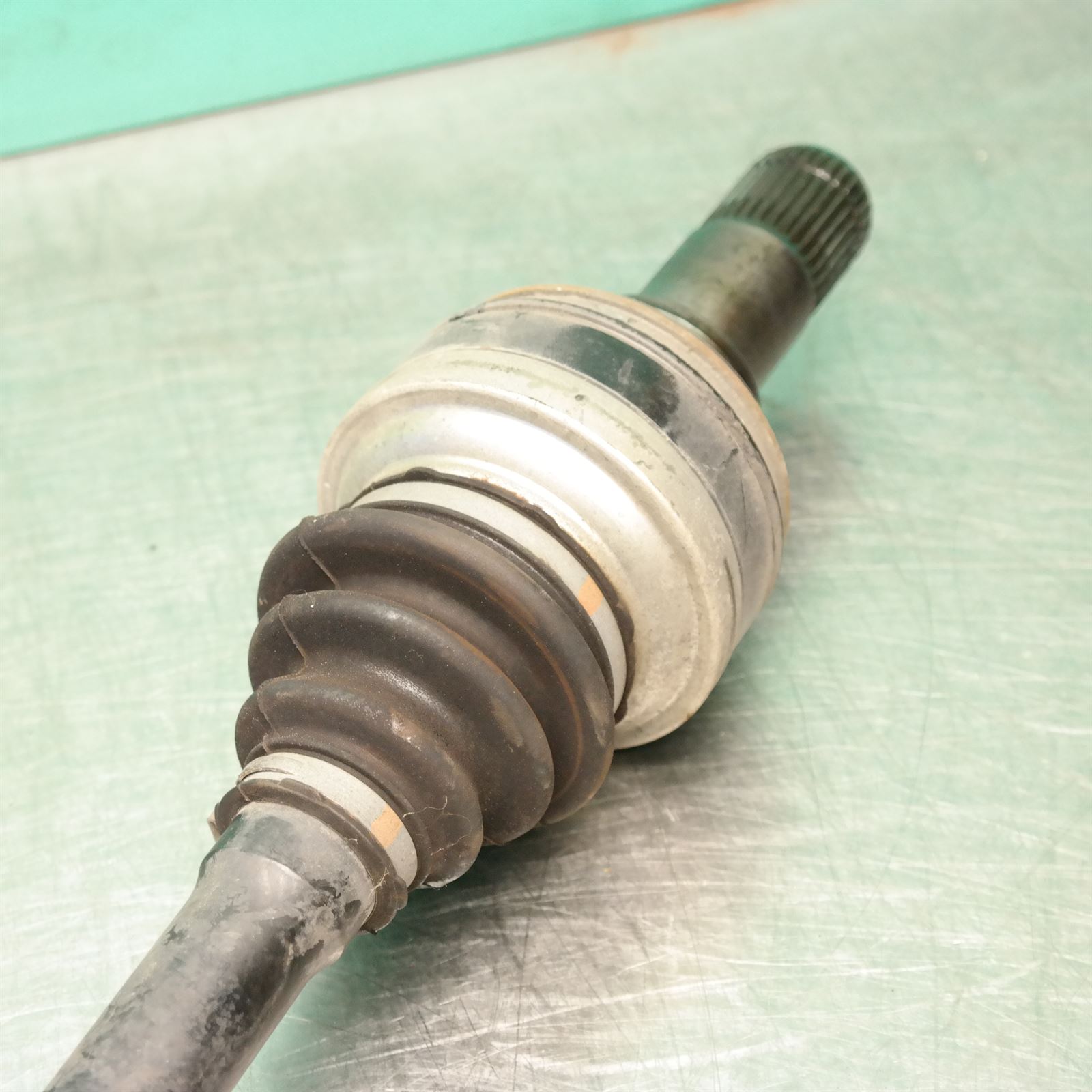 LEFT DRIVESHAFT F15 # Rear # (841) *33-25* D4 (rhr lhr same) 4 LEFT DRIVESHAFT F15 # Rear # (841) *33-25* D4 (rhr lhr same) - Image 4