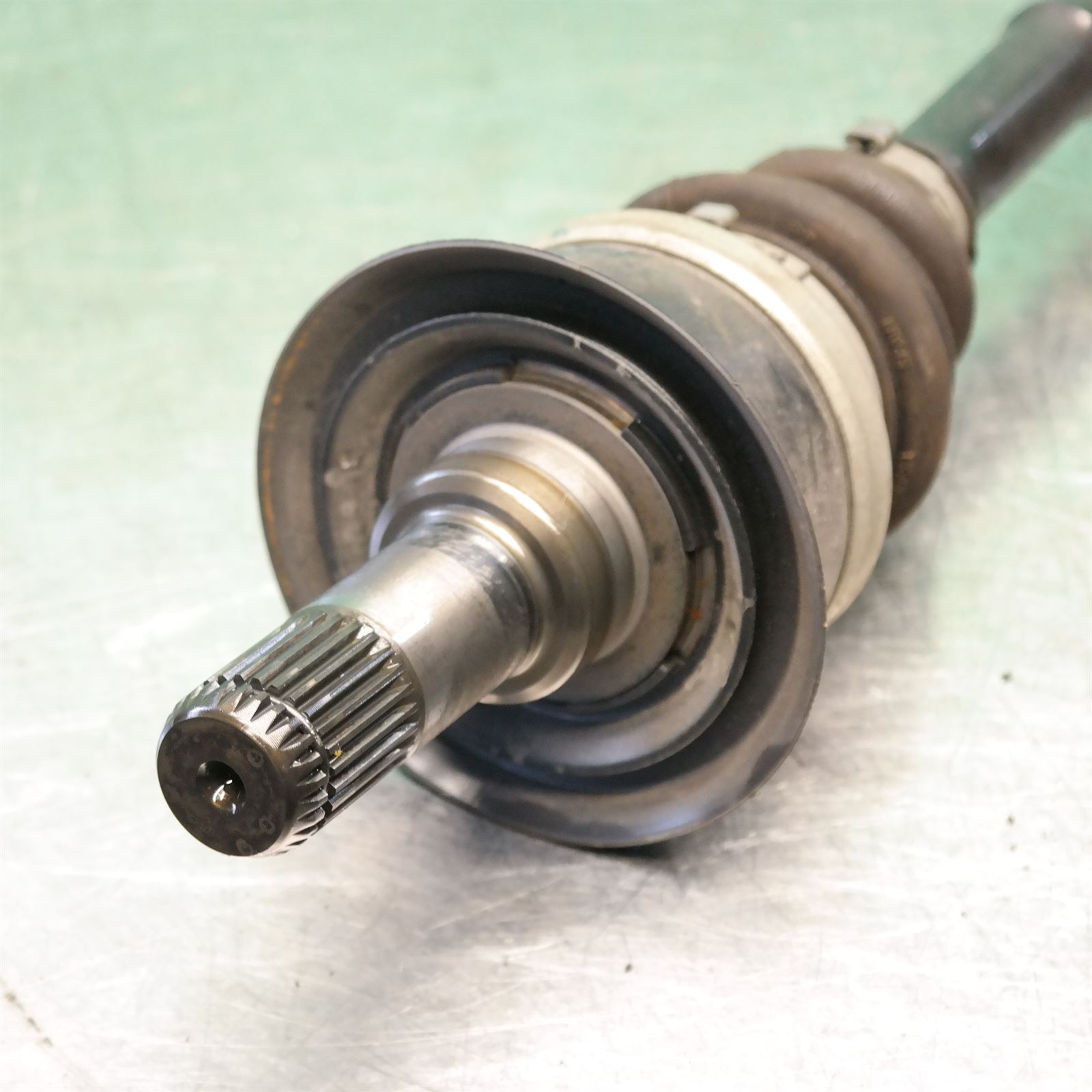 LEFT DRIVESHAFT F20 (347) *33-25* 3 LEFT DRIVESHAFT F20 (347) *33-25* - Image 3
