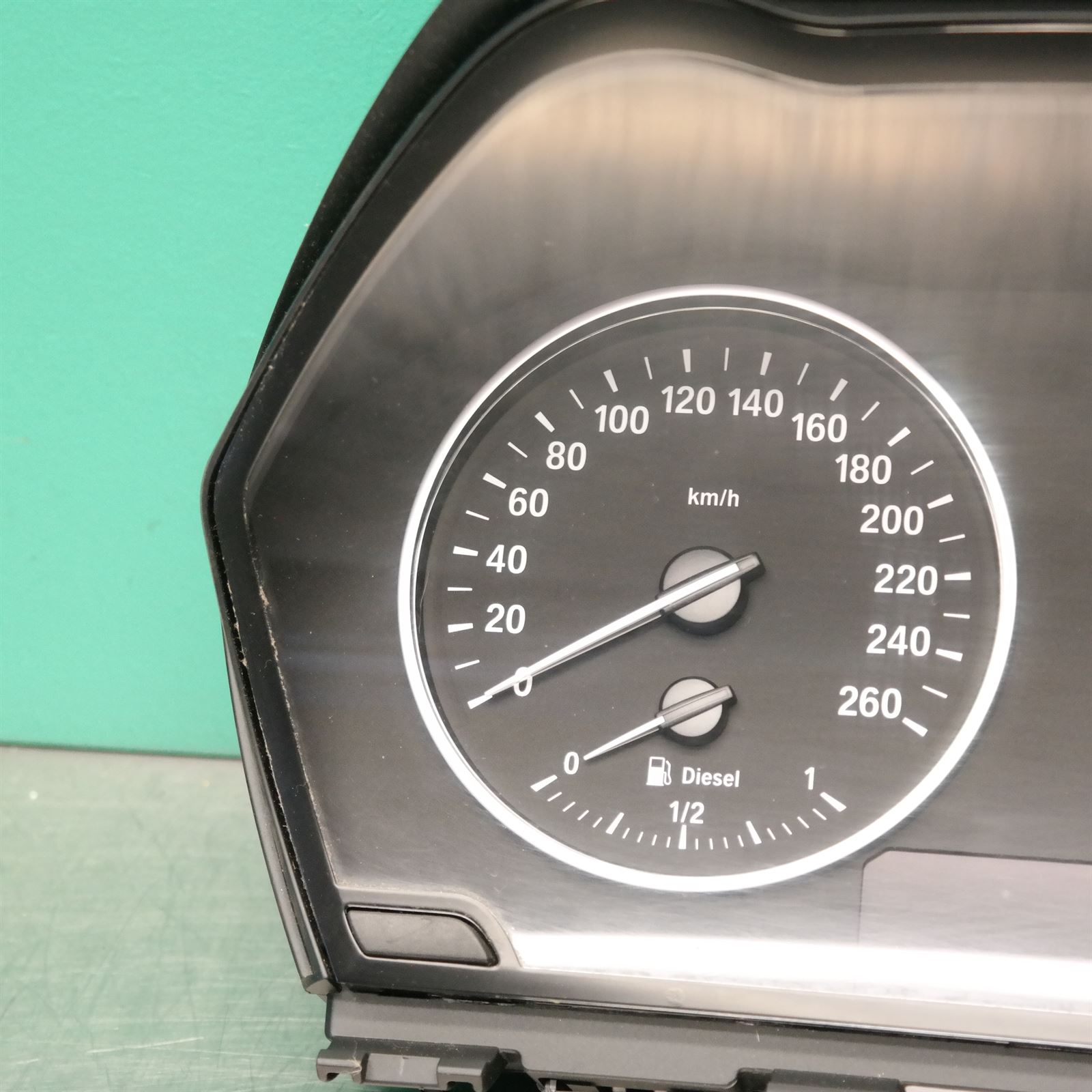 INSTRUMENT CLUSTER DIESEL, AUTO T/M, F20, HATCH, 06/11-04/19 4 INSTRUMENT CLUSTER DIESEL, AUTO T/M, F20, HATCH, 06/11-04/19 - Image 4