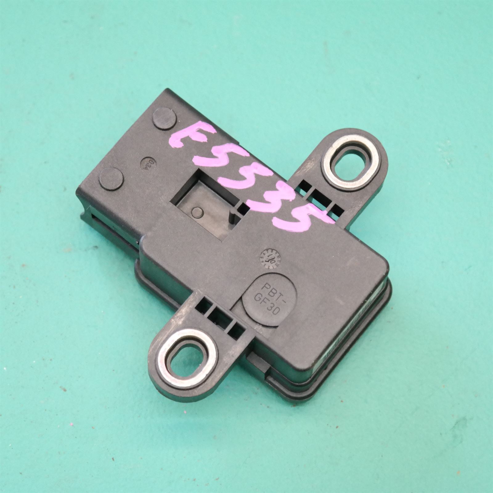ECU E53 # YAW Speed Sensor # P/N 6.753.694 (BOSCH 0265.005.248) *34-20* 2 ECU E53 # YAW Speed Sensor # P/N 6.753.694 (BOSCH 0265.005.248) *34-20* - Image 2