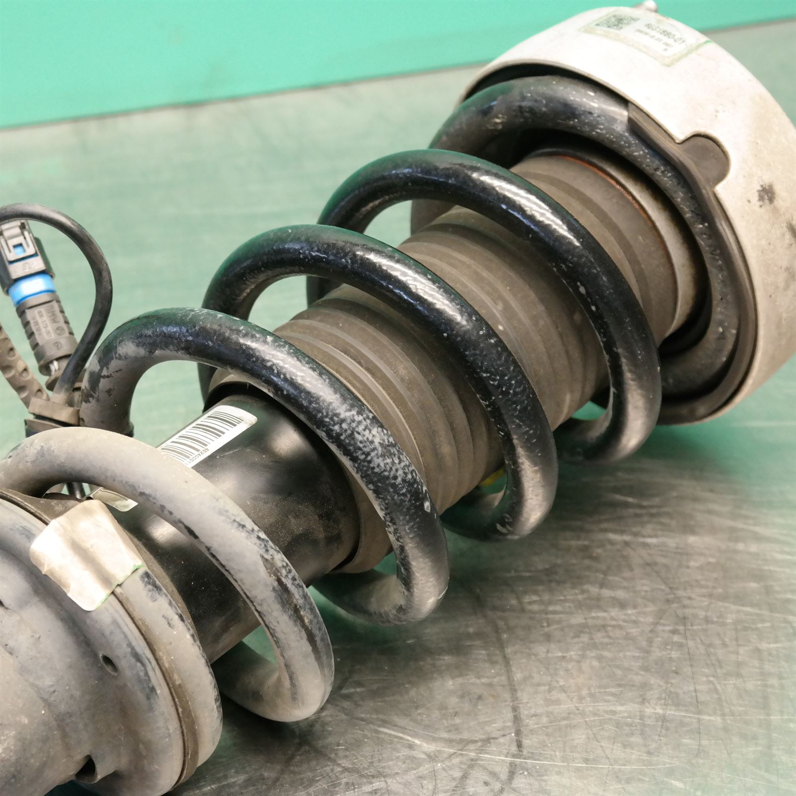 LEFT FRONT STRUT F15 (083) *3110* BM Spares Online