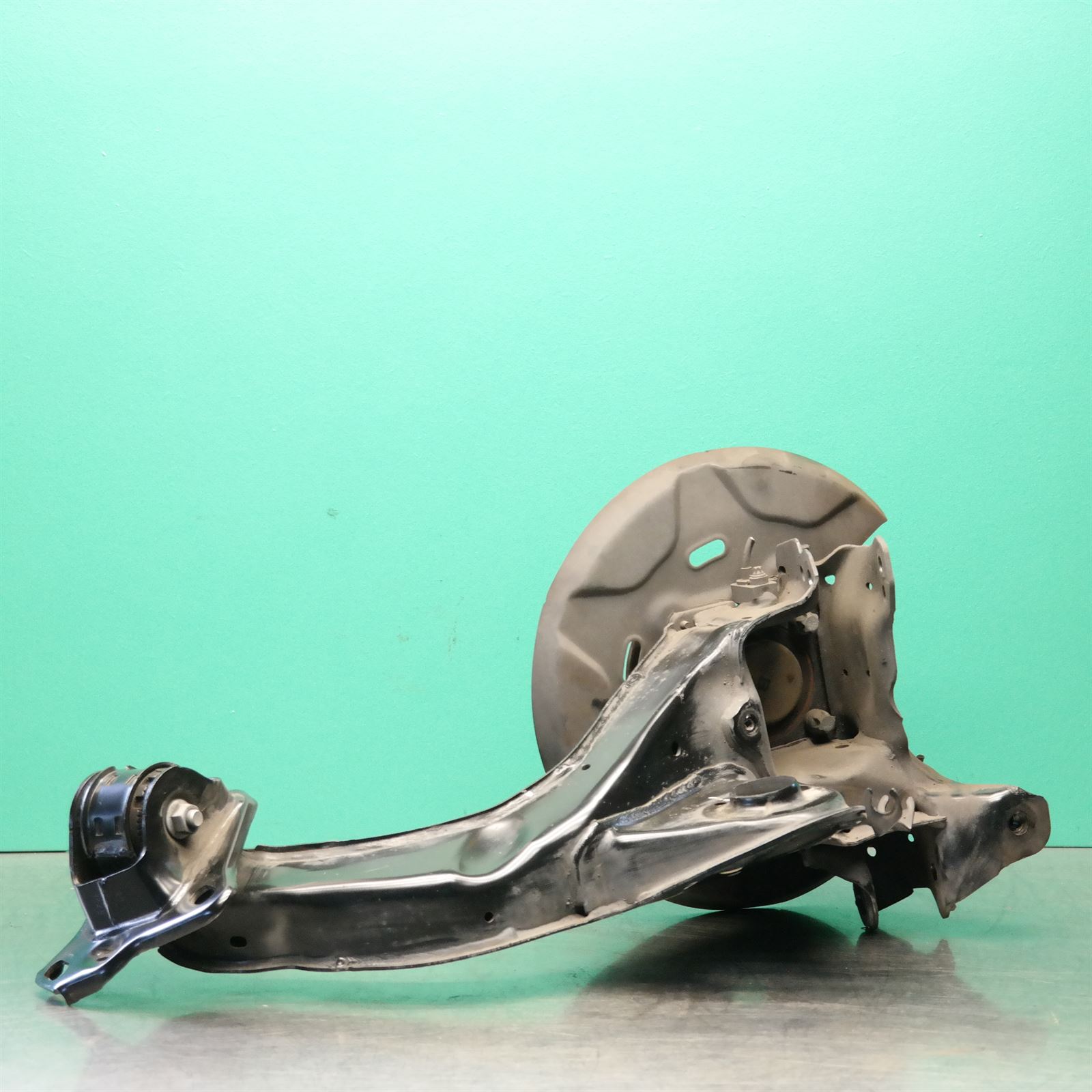 RIGHT REAR TRAILING ARM F39 TRAILING ARM 33326851580 *3330* BM