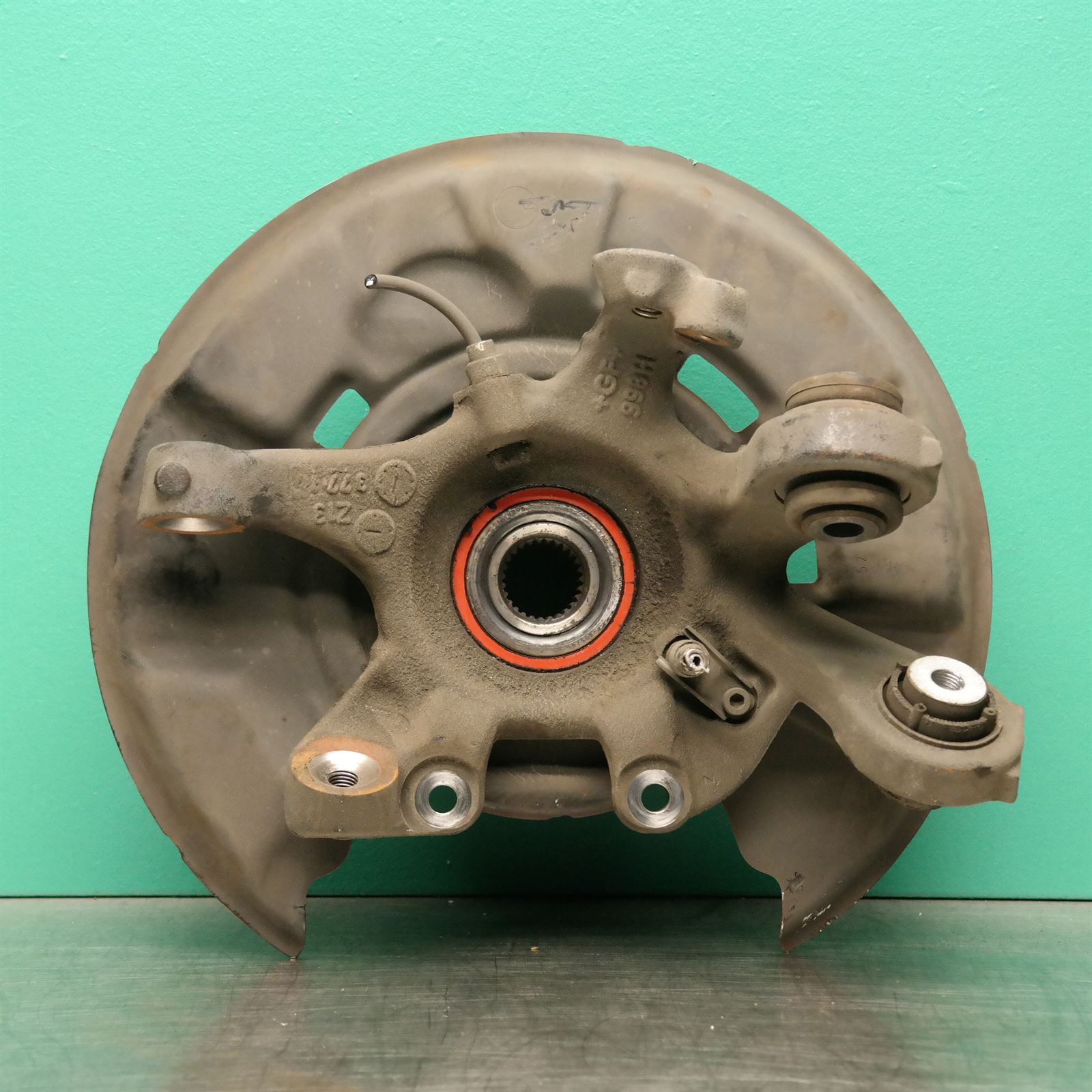 2013 BMW 1 SERIES Hub/knuckle 33326774810 FLANGE 081