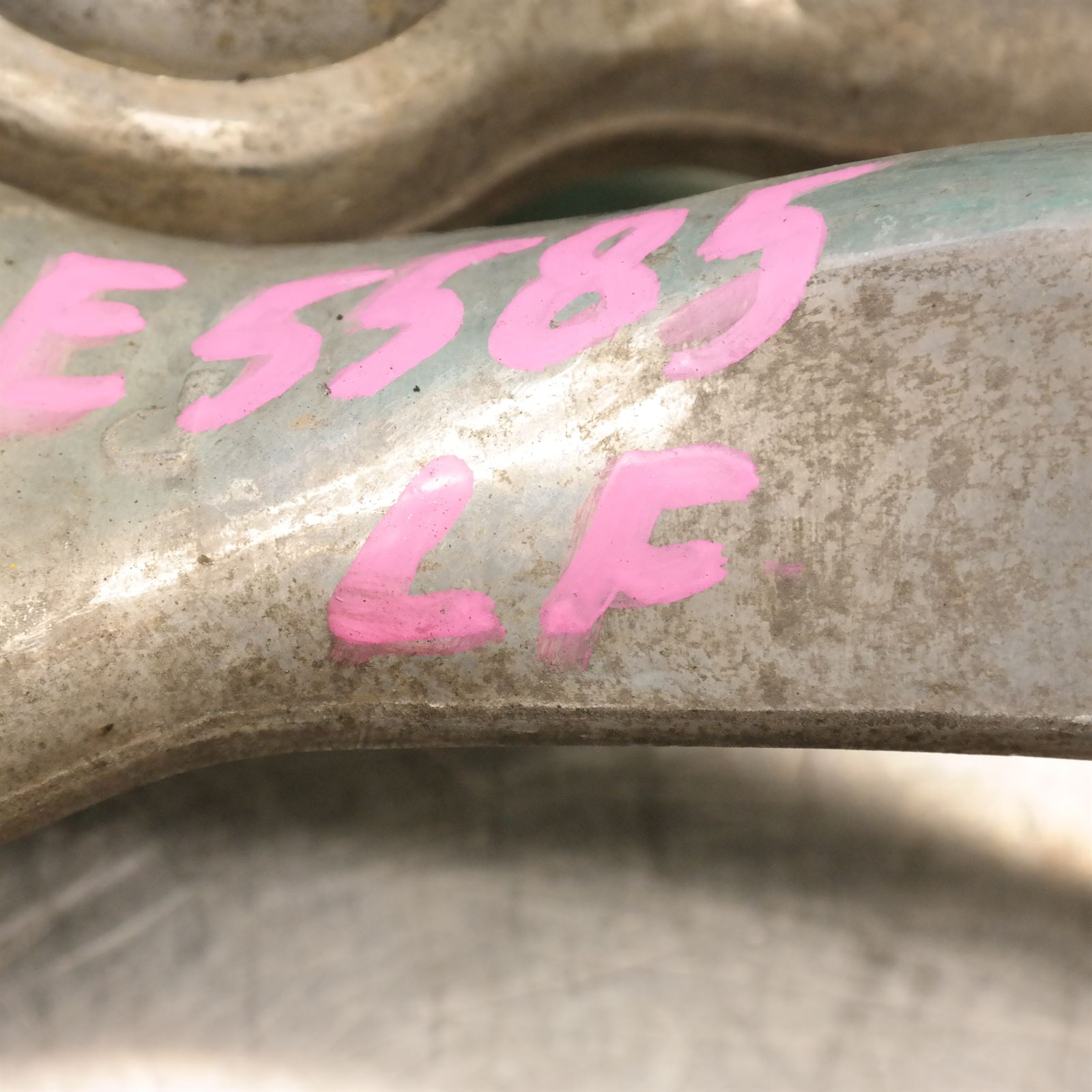 LEFT FRONT LOWER CONTROL ARM F20 (741) (991) *31-05* 6 LEFT FRONT LOWER CONTROL ARM F20 (741) (991) *31-05* - Image 6