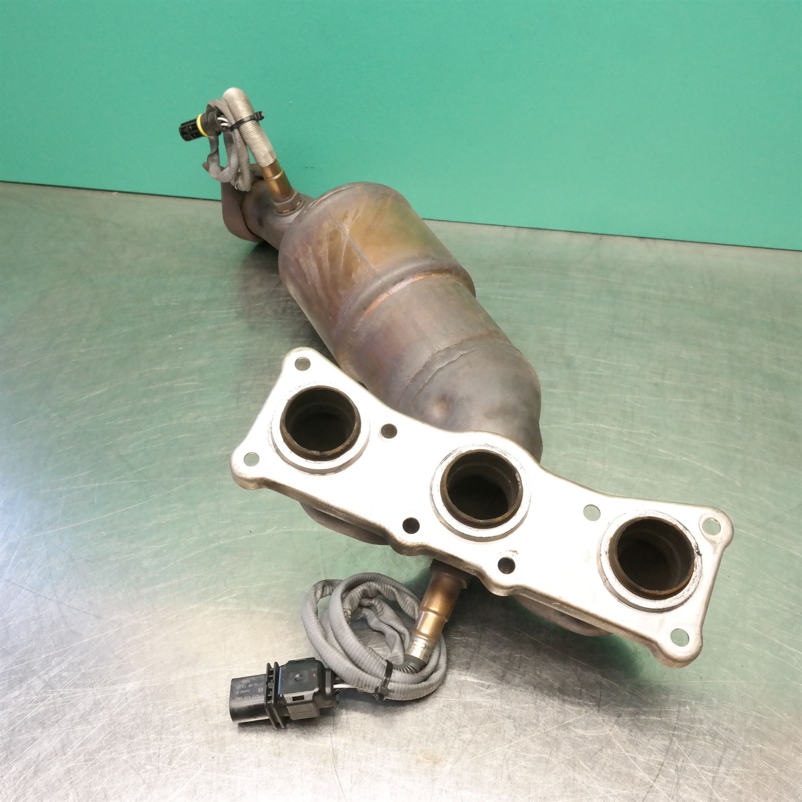 CATALYTIC CONVERTER E90 (697) *18-10* Rear 3 CATALYTIC CONVERTER E90 (697) *18-10* Rear - Image 3