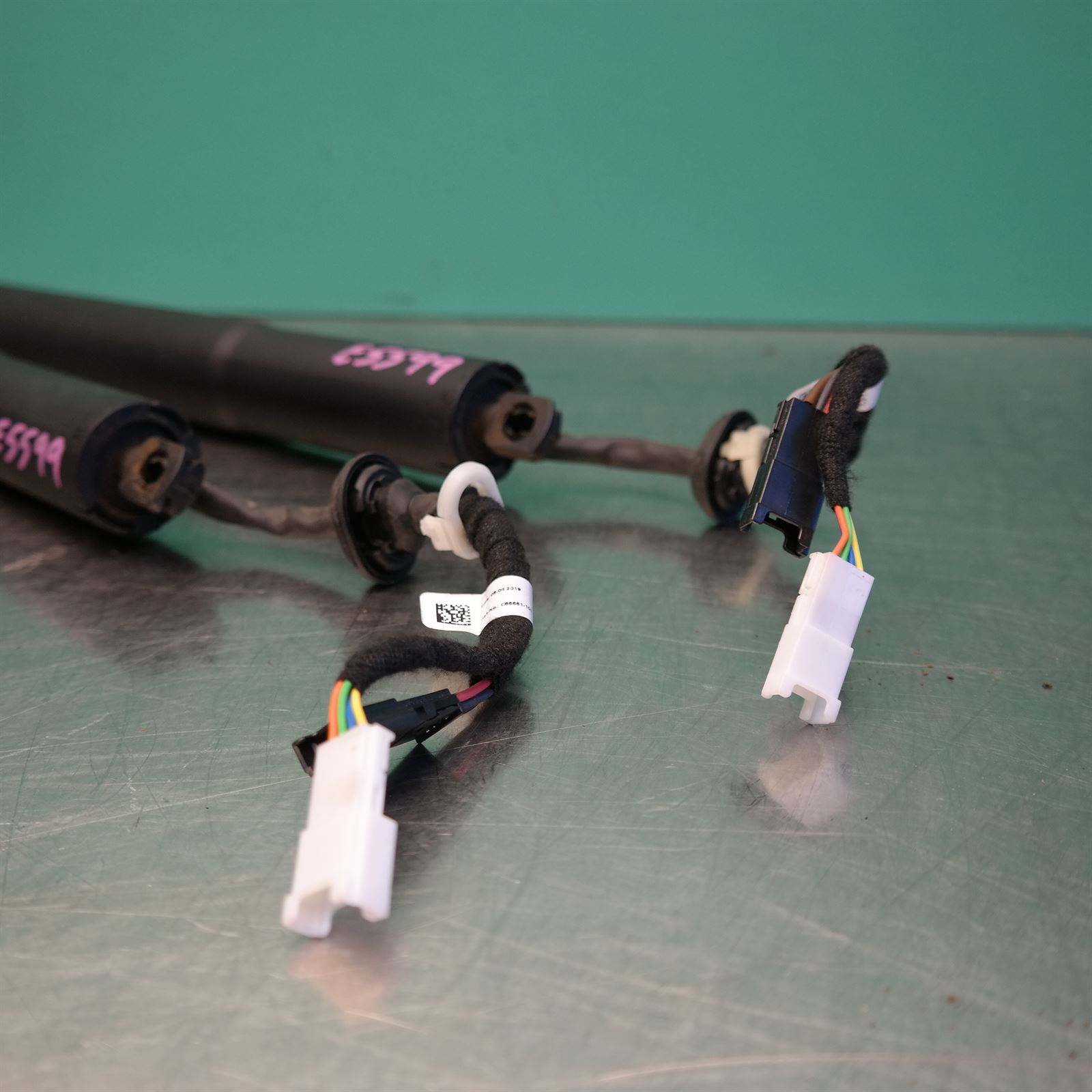 HATCH STRUT G05 # Upper Tailgate # PAIR (799) *41-60* 4 HATCH STRUT G05 # Upper Tailgate # PAIR (799) *41-60* - Image 4