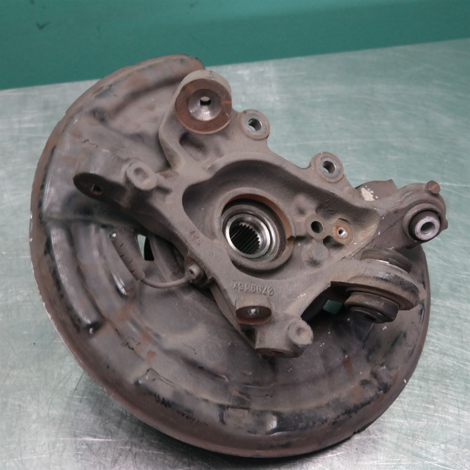 LEFT REAR HUB ASSEMBLY F (515) *33-30* F20 2 LEFT REAR HUB ASSEMBLY F (515) *33-30* F20 - Image 2