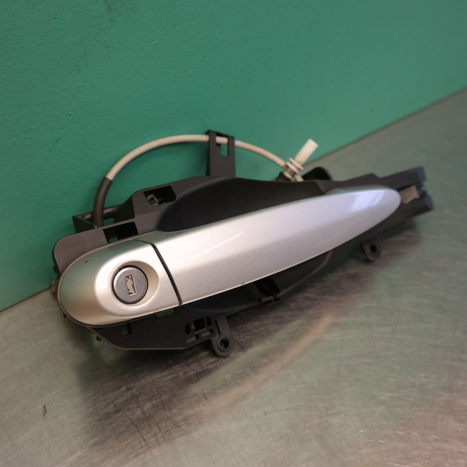 DOOR HANDLE E70 RHF (566) *51-10* (Comfort access) 2 DOOR HANDLE E70 RHF (566) *51-10* (Comfort access) - Image 2