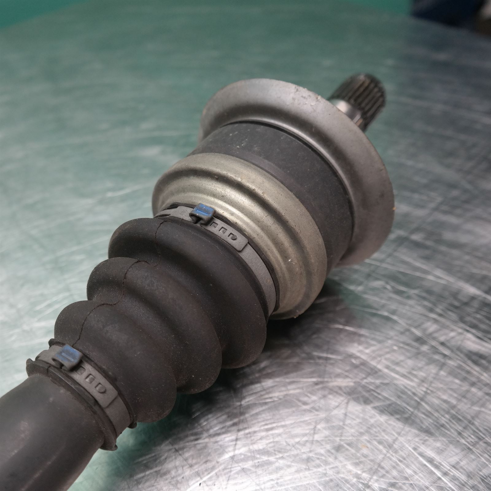 LEFT DRIVESHAFT F10 (029) *33-25* 5 LEFT DRIVESHAFT F10 (029) *33-25* - Image 5