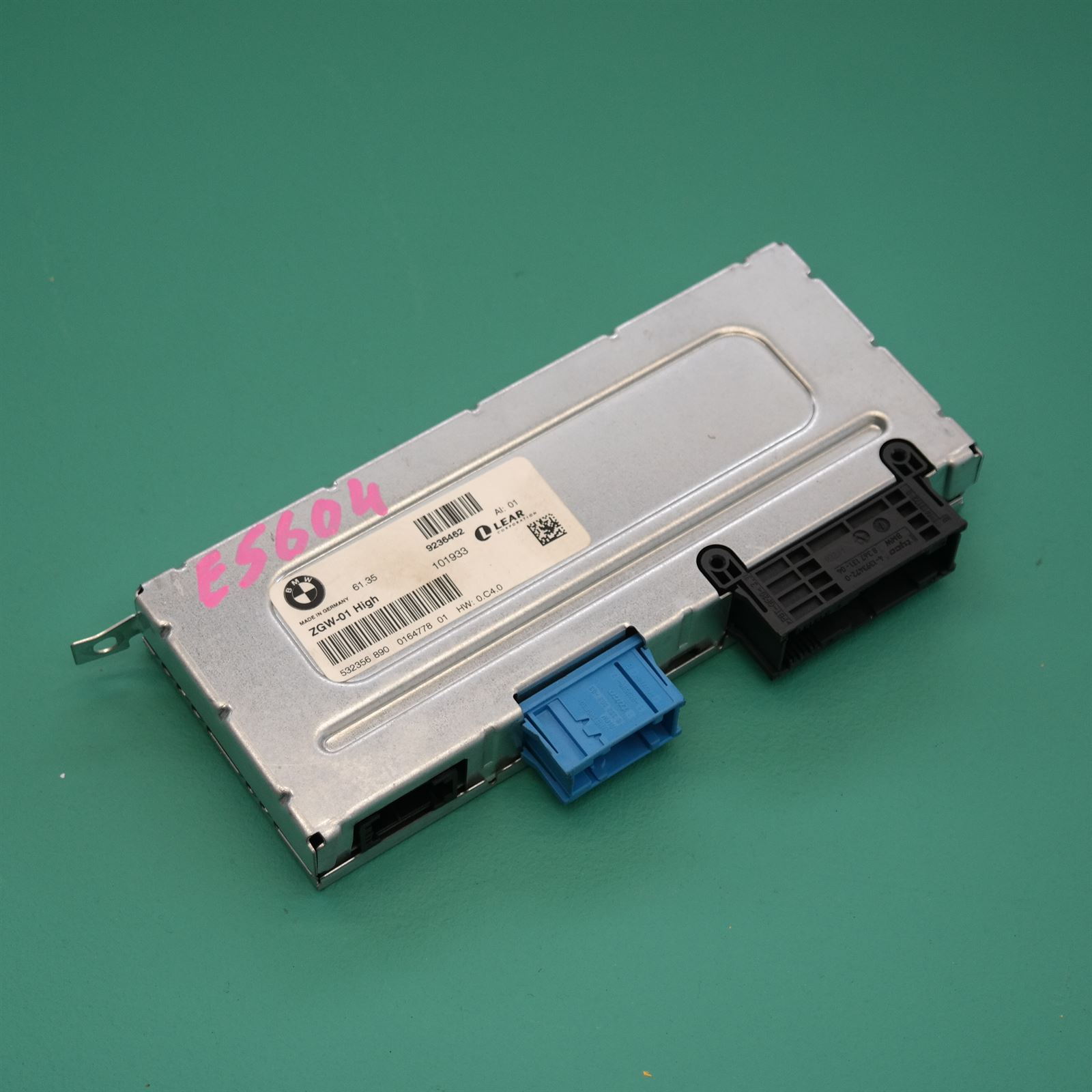 ECU F10 # Gateway Module # (532) *61-25* 9.236.462 ECU F10 # Gateway Module # (532) *61-25* 9.236.462