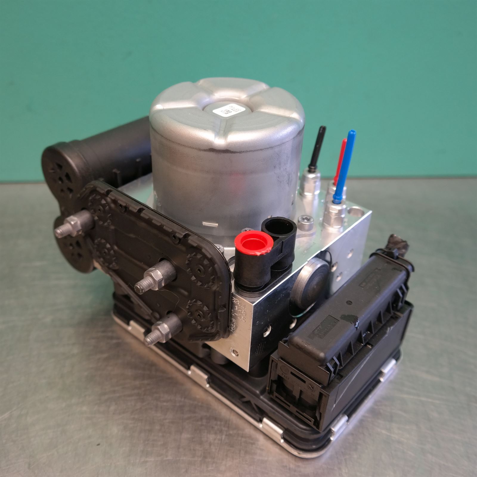 2020 BMW X7 Air ride compressor 37205A08BC9