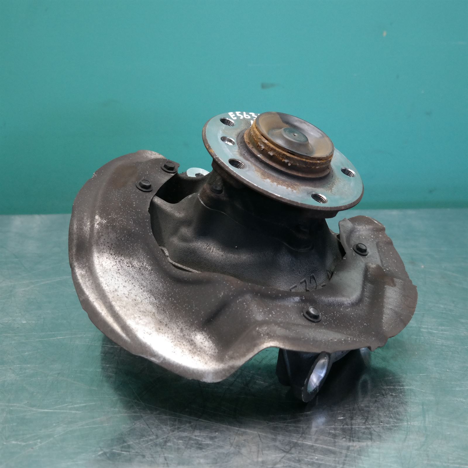 LEFT FRONT HUB ASSEMBLY F32 (097) *31-10* 2 LEFT FRONT HUB ASSEMBLY F32 (097) *31-10* - Image 2