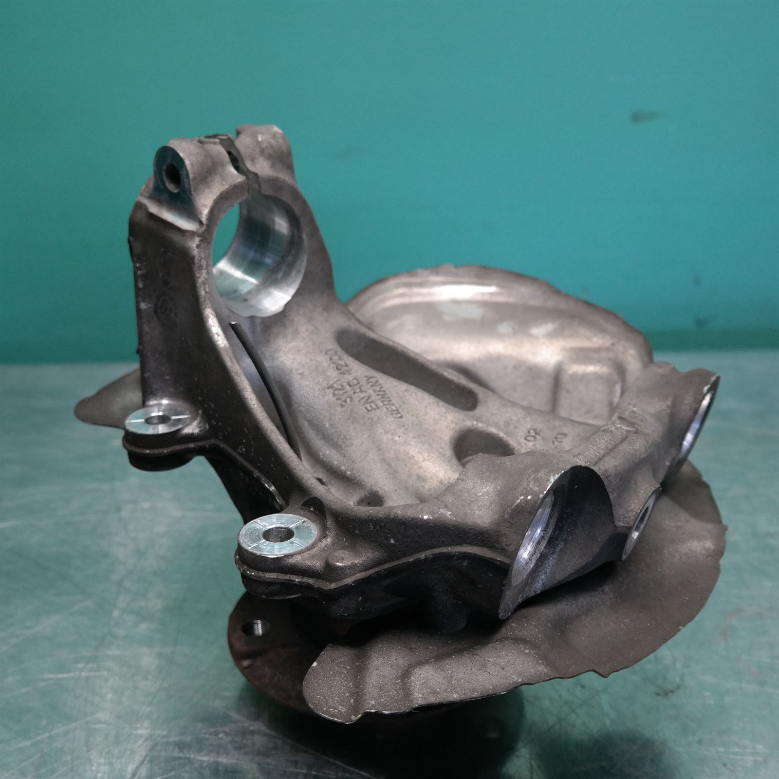 LEFT FRONT HUB ASSEMBLY F32 (097) *31-10* 5 LEFT FRONT HUB ASSEMBLY F32 (097) *31-10* - Image 5
