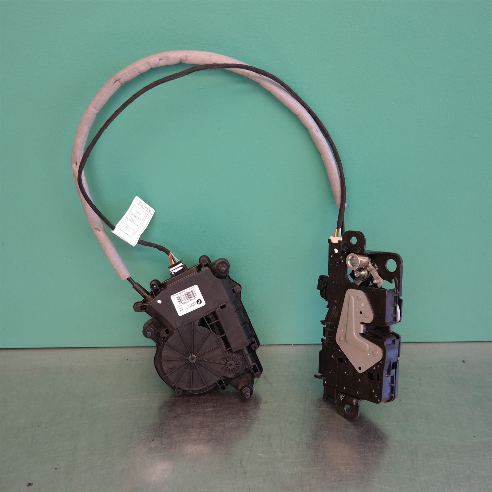 LOCK MECHANISM G02 # Tailgate lock # (076) (112) *41-60* LOCK MECHANISM G02 # Tailgate lock # (076) (112) *41-60*