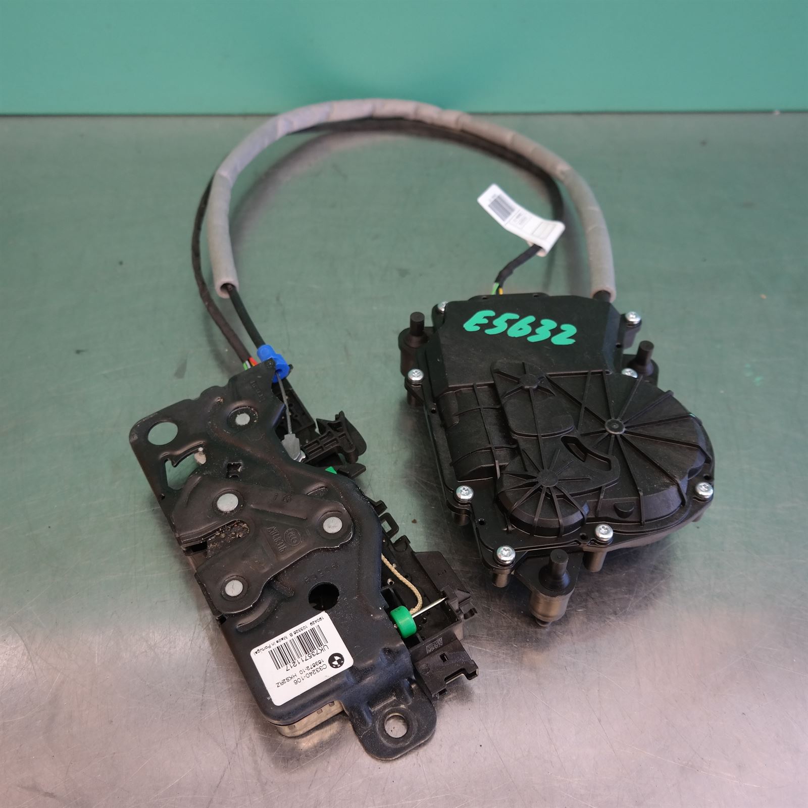LOCK MECHANISM G02 # Tailgate lock # (076) (112) *41-60* 2 LOCK MECHANISM G02 # Tailgate lock # (076) (112) *41-60* - Image 2