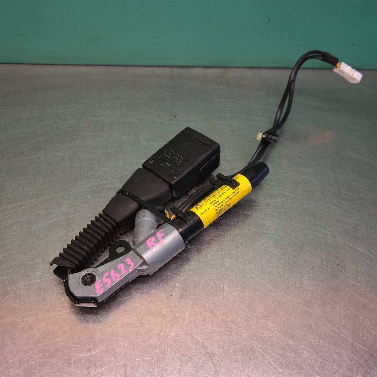 Genuine 2016 BMW X3 Seat belt F25 72117256646 BM Spares