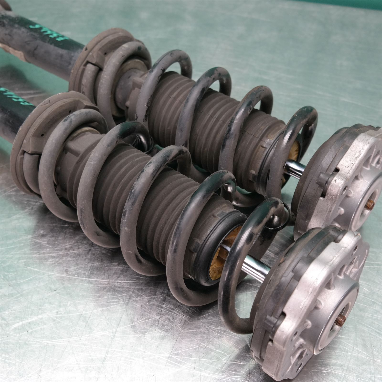 SHOCK ABSORBER G01 (801) (801) *33-45* 3 SHOCK ABSORBER G01 (801) (801) *33-45* - Image 3