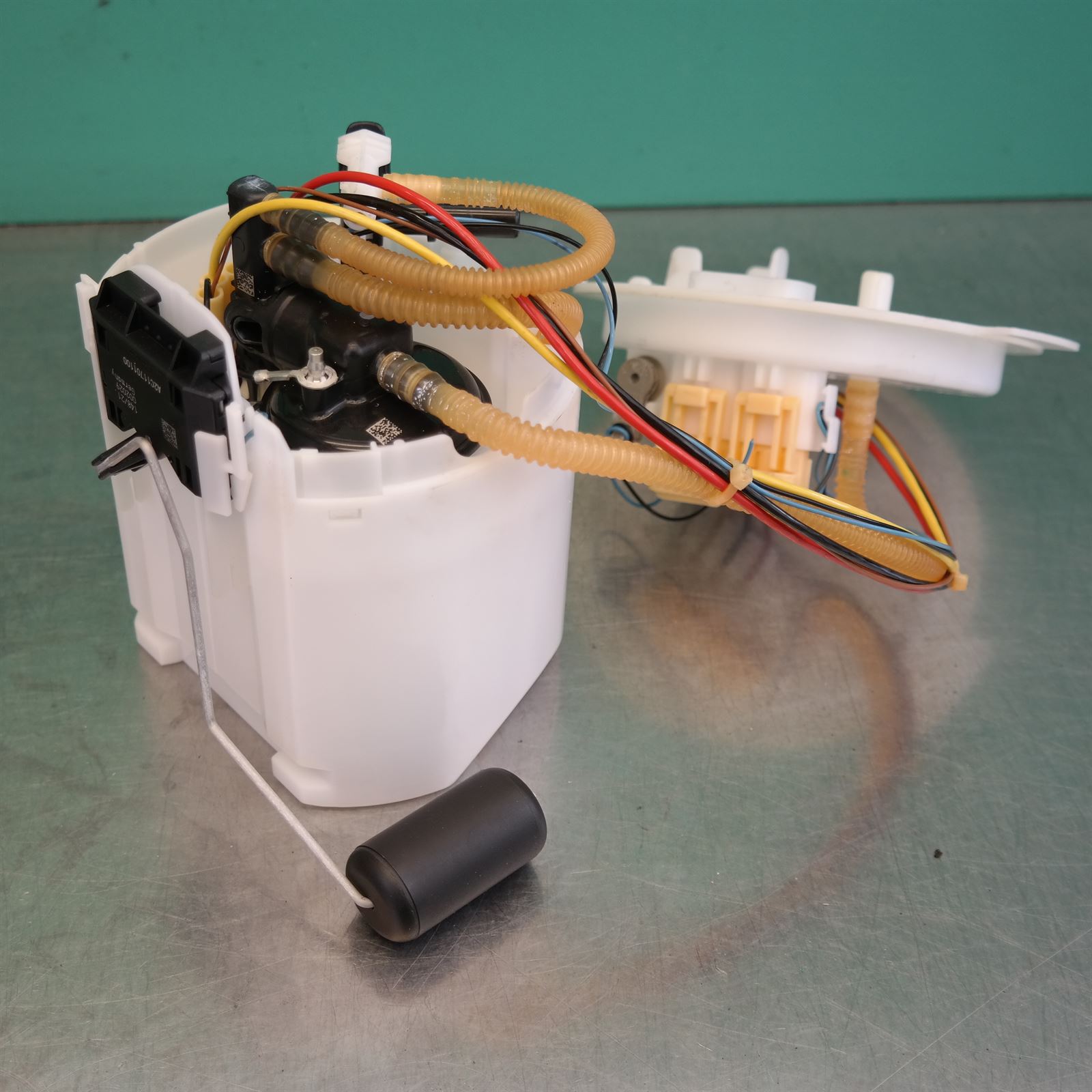 2022 BMW 2 SERIES Fuel pump 16117473444