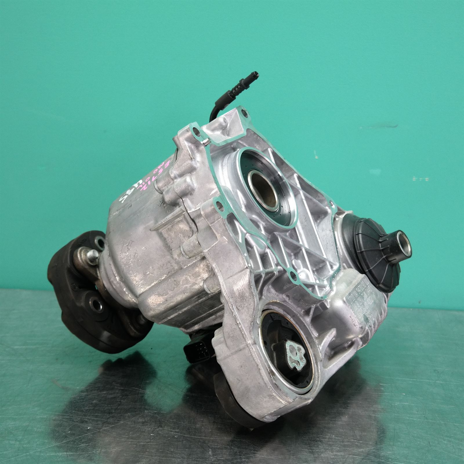 Genuine 2020 BMW X5 Transfer case G05 N/A BM Spares